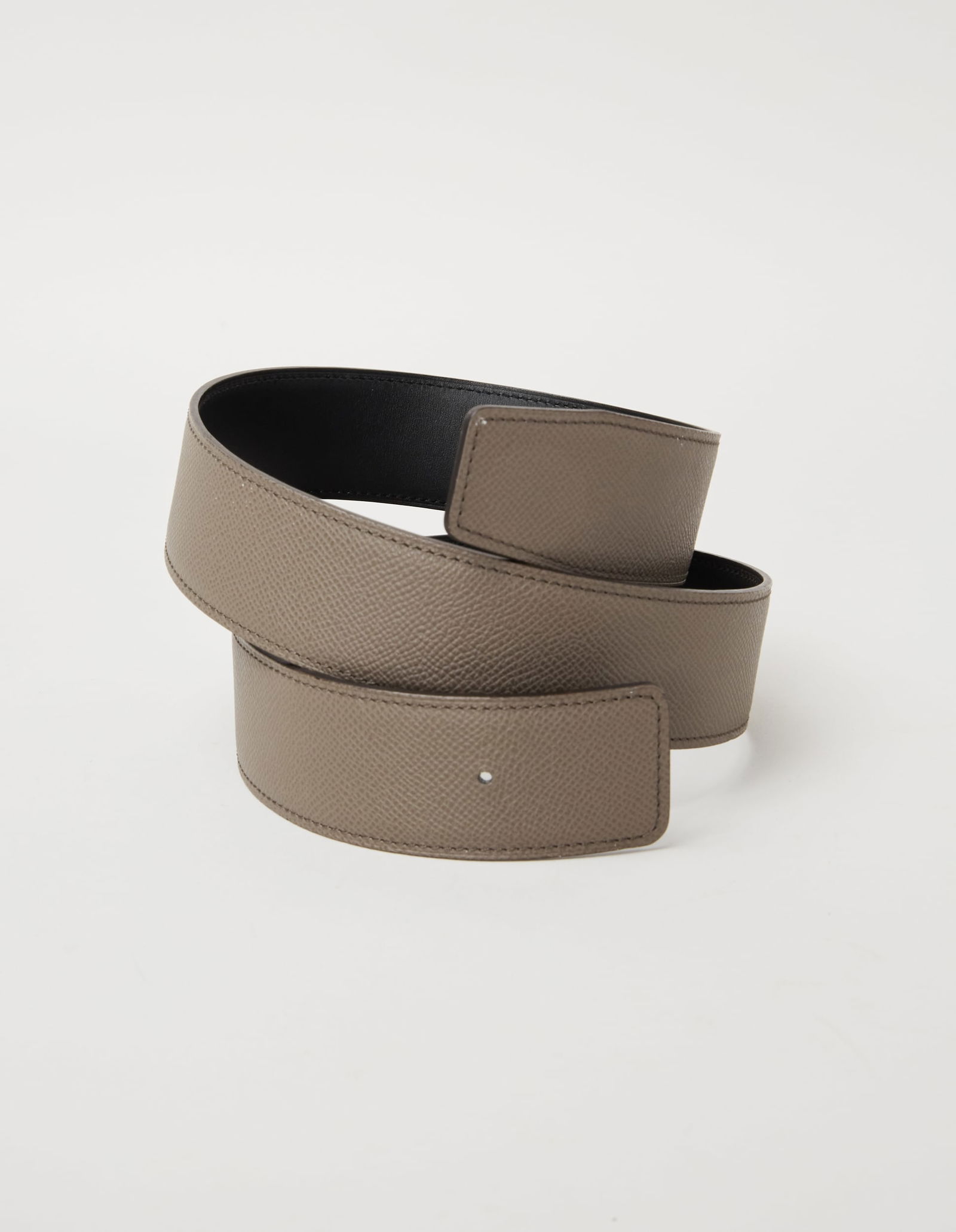 Hermès | 2011 & 2005 Spring Leather Belts : Set of Three Hermès Leather Belts from the Spring 2011 Ready to Wear collection and the 2005 Spring Ready to Wear collection.This set includes a 2011 Hermès grey Epsom leather belt, size