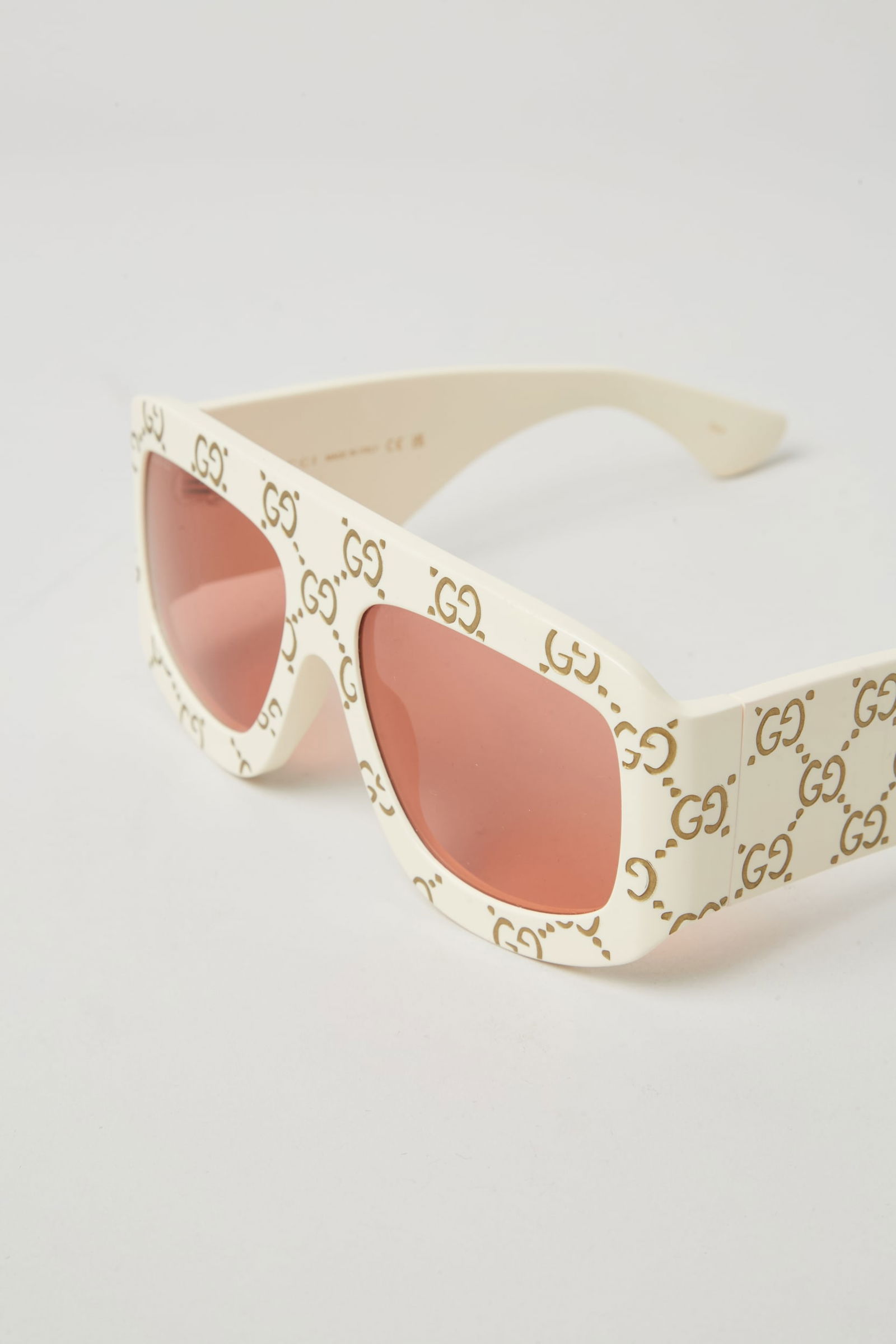 Gucci | Monogram Sunglasses New In Box : A pair of Oversize Gucci “GG” monogram sunglasses new in box. The sunglasses come with the retail box and plush, velvet green sunglasses case and lens wipe. The sunglasses are made