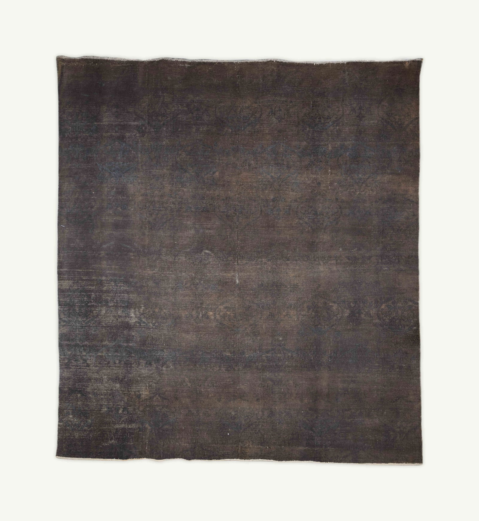 Gwyneth Paltrow | Contemporary Monochromatic Carpet (1 of 3)