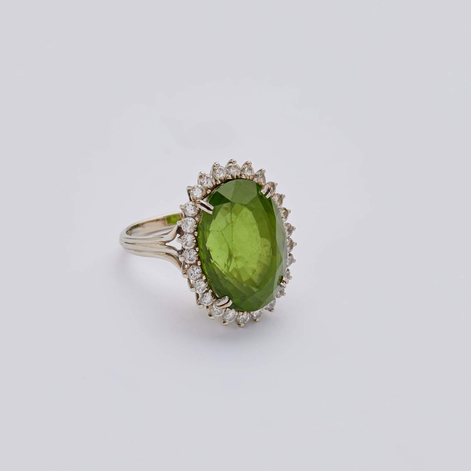 Jerry Weintraub | 18K Yellow Gold, Peridot, and Diamond Ring (1 of 5)