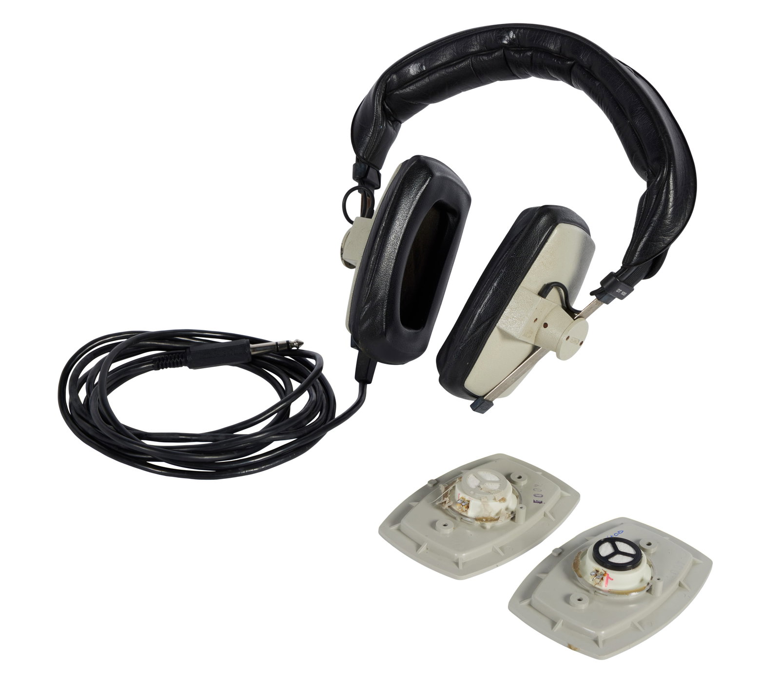 Genesis | Phil Collins Stage And Studios Used Headphones (1 of 5)