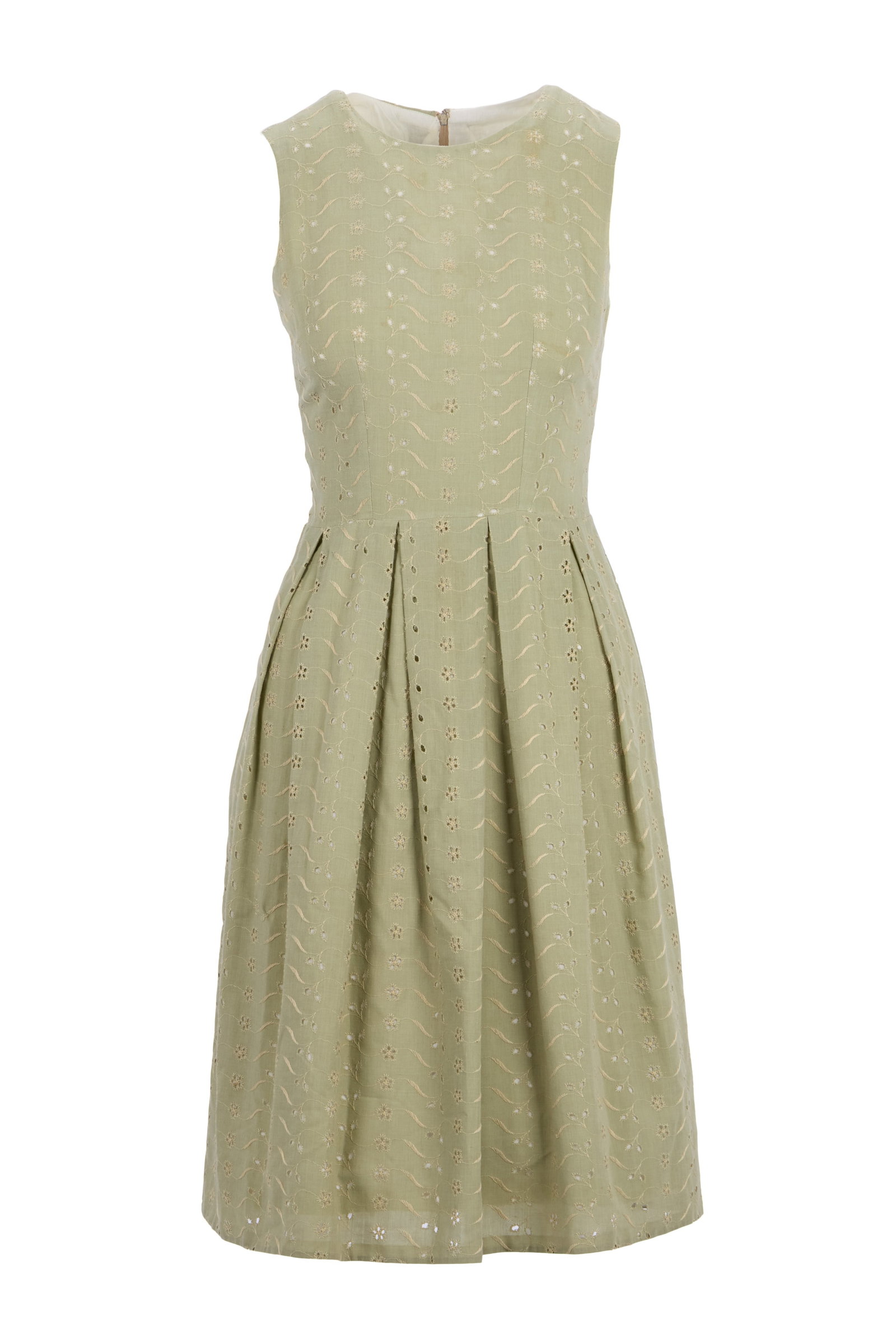 I.Q. | Catherine Boyd (Meg Ryan) Ensemble: A light green dress, a pair of sandals, and a hand purse as worn by Meg Ryan as Catherine Boyd in the romantic comedy I.Q. (Paramount, 1994). The sleeveless dress has a cut and stitched floral