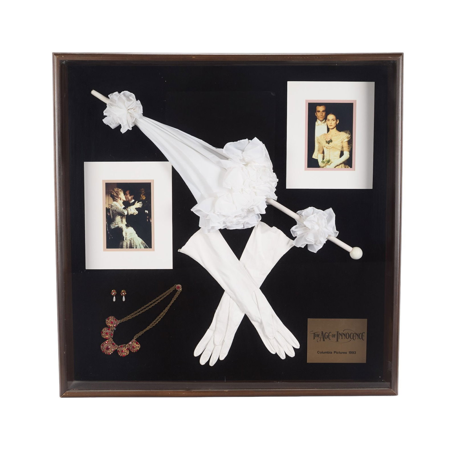 The Age of Innocence | Display with Necklace & Earrings of Ellen Olenska (Michelle Pfeiffer) and (1 of 6)