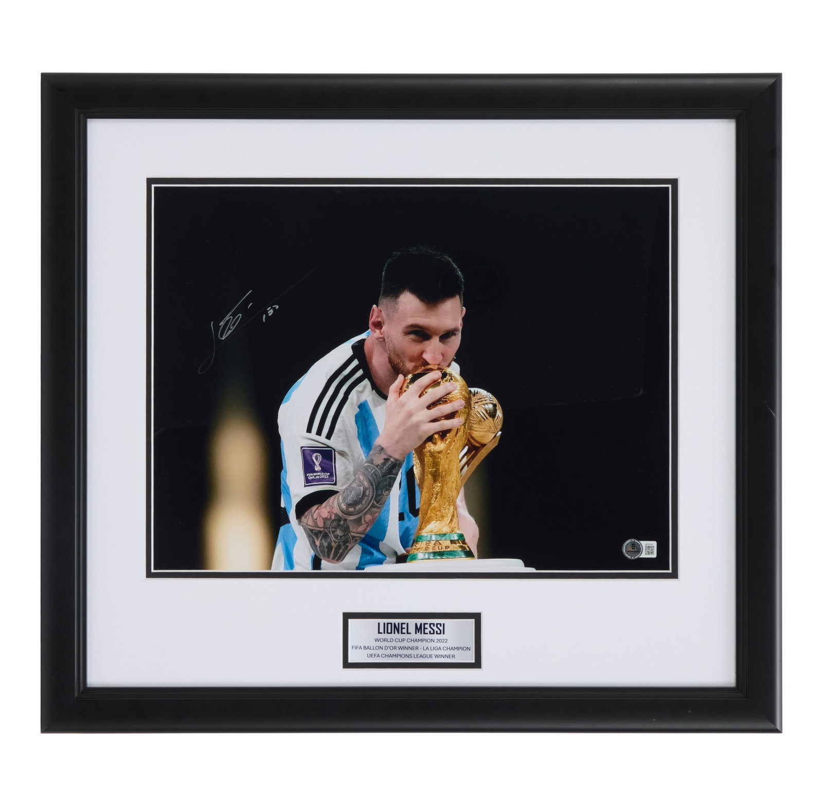 Lionel Messi | Signed 2022 Argentina World Cup Trophy Photo (Beckett) (1 of 4)