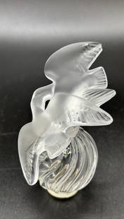 Lalique Perfume Bottle: Nina Ricci Lalique perfume bottle, note small chip on bird wing see photos for details and condition.