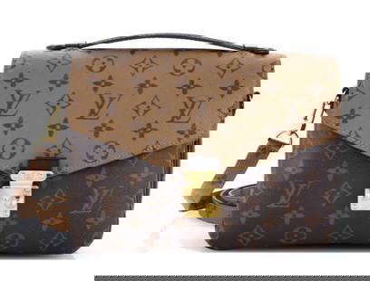 Louis Vuitton Pochette Metis Reverse Monogram Canvas: Louis Vuitton Pochette Métis – Monogram Reverse Canvas Step up your style game with this highly sought-after Louis Vuitton Pochette Métis in Monogram Reverse canvas. With its versatile structure a