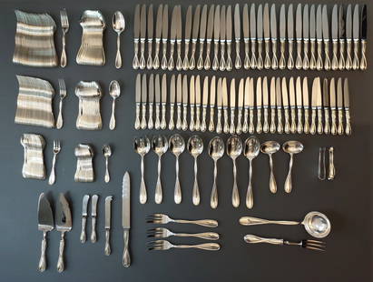 Christofle Galéa Silberbesteck: Christofle Gal&#233;a Silberbesteck Christofle Gal&#233;a Silberbesteck, versilbert, gepunzt 214 -teilig 32 Tafelgabeln, 16 Tafell&#246;ffel, 32 Tafelmesser 32 Men&#252;messer, 16 Men&#252;l&#246;ffel