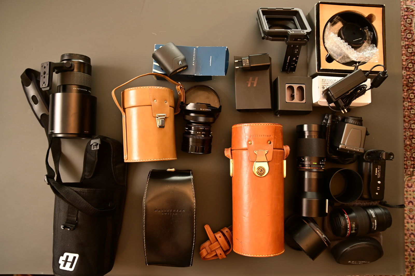 Konvolut Hasselblad Kamera und Objektive (1 of 9)