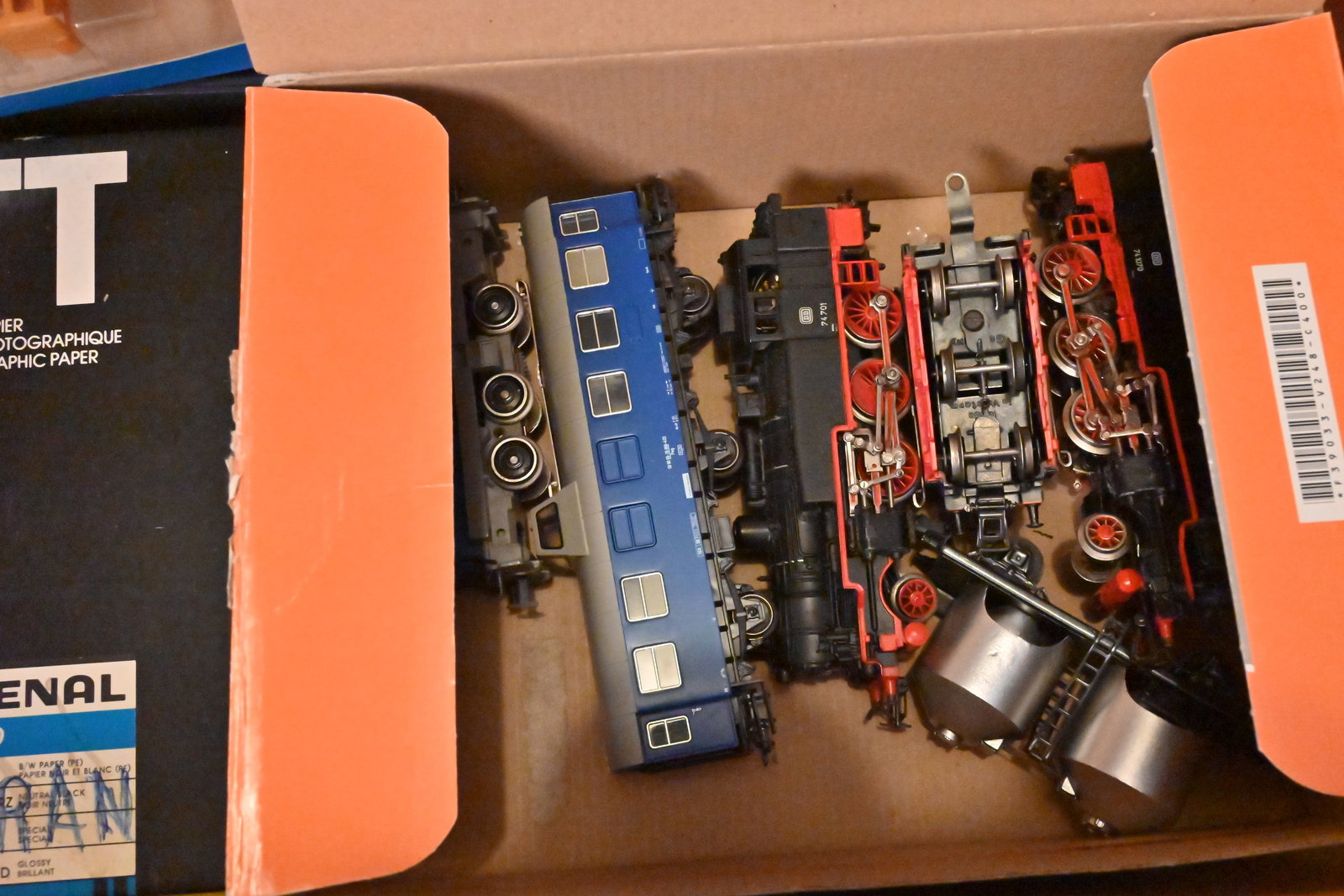 Modelleisenbahn aus einem Gr. Einlieferung 11 Umzugskartons - 11