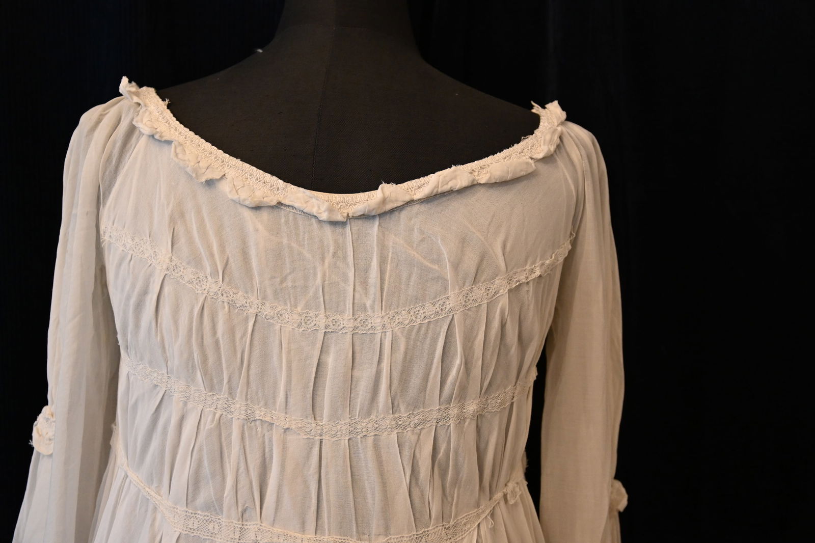 Ein weißes Nachtkleid aus dem Film „Nosferatu, Phantom der Nacht” von Werner Herzog - 5