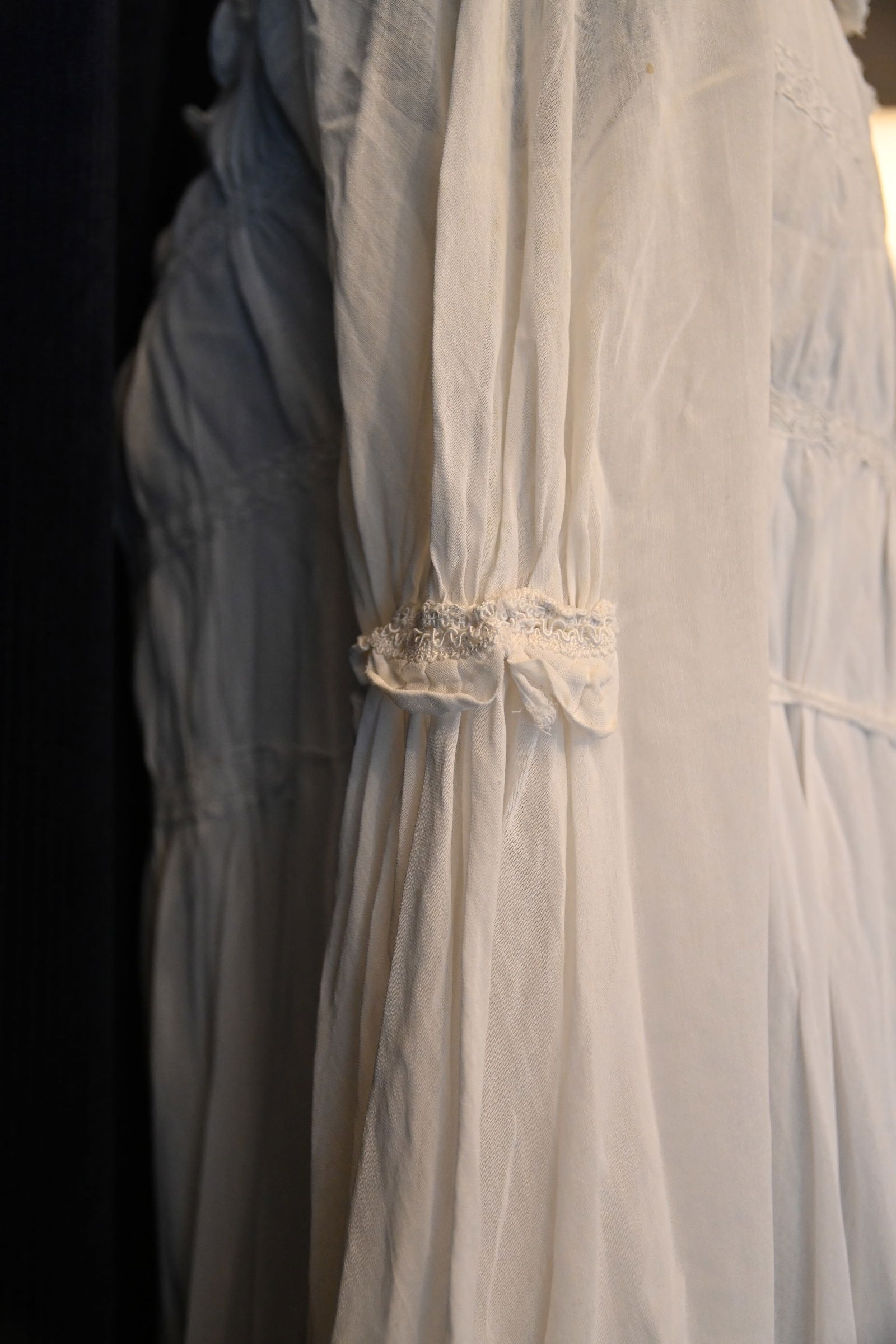 Ein weißes Nachtkleid aus dem Film „Nosferatu, Phantom der Nacht” von Werner Herzog - 6