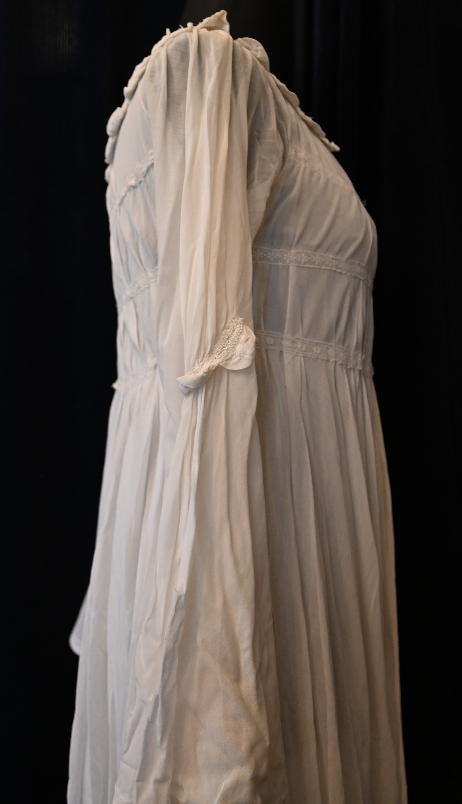 Ein weißes Nachtkleid aus dem Film „Nosferatu, Phantom der Nacht” von Werner Herzog - 7