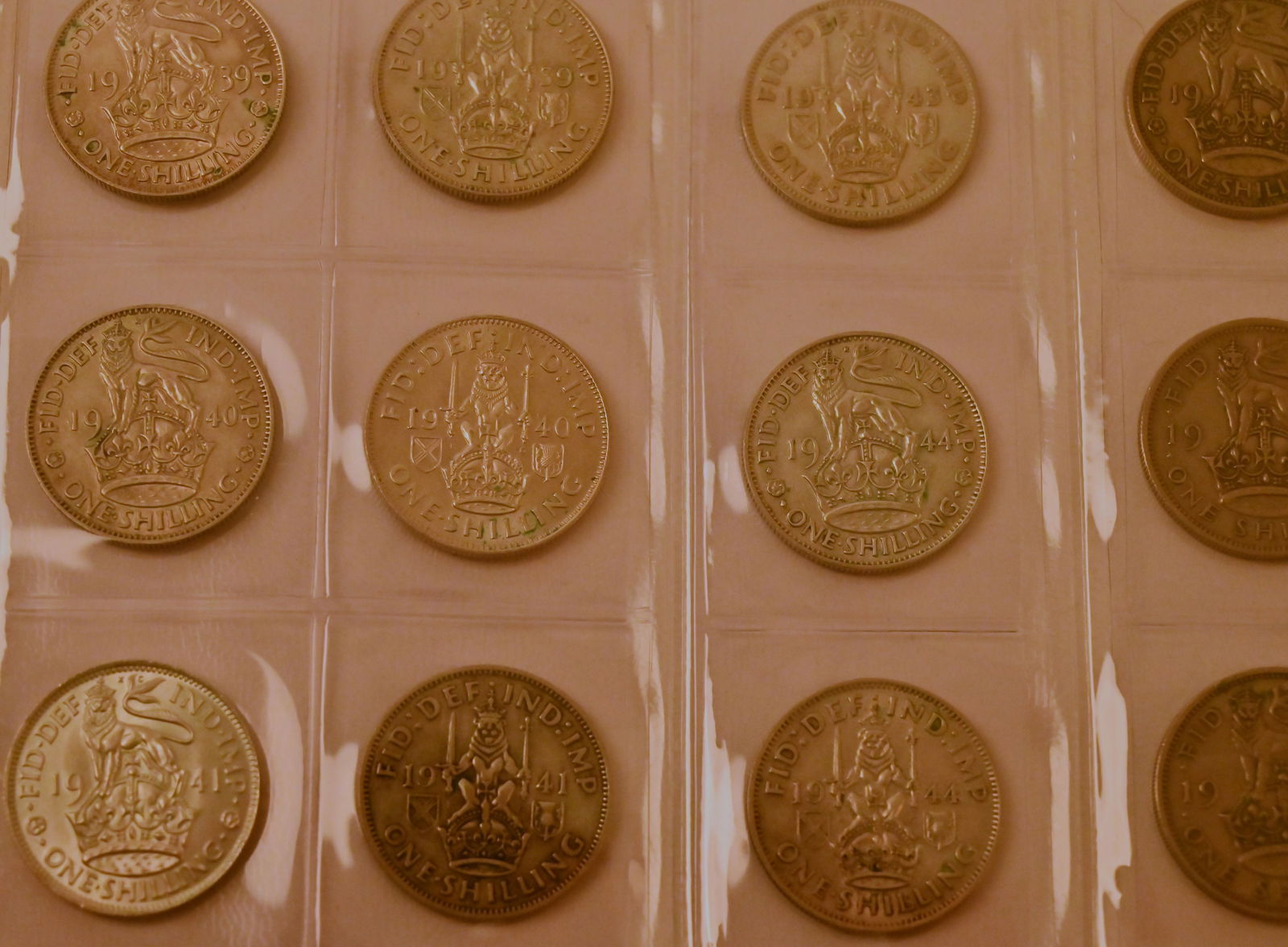 Gr. Sammlung Großbritannien mit 1 Schilling Münzen 1838 bis 1966: Gr. Sammlung Großbritannien mit 1 Schilling Münzen 1838 bis 1966 148 x 1 Schilling Königin Victoria (1838–1901)Edward VII. von 1902 bis 1910Georg V. (1911–1936)Georg VI.