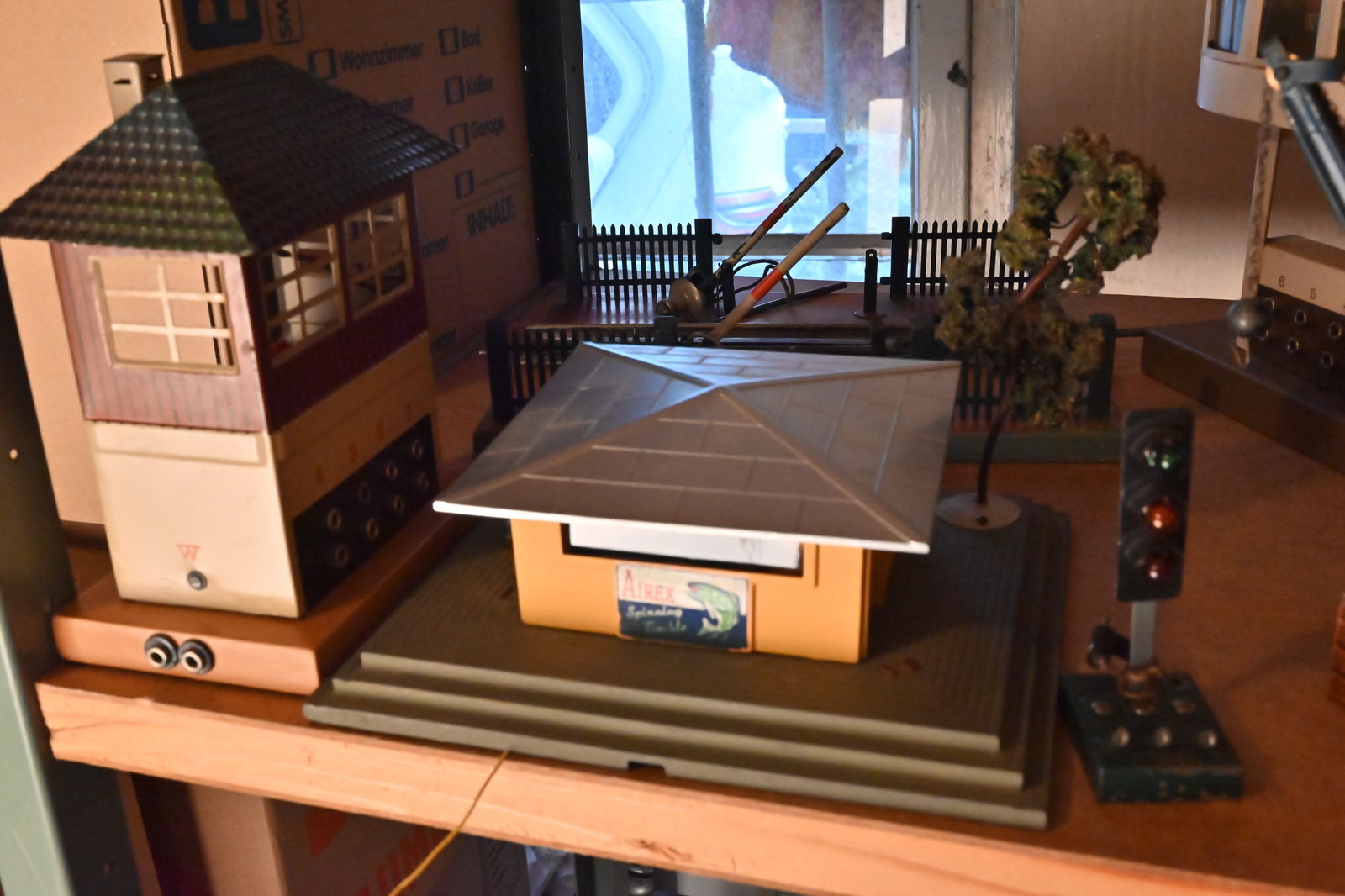 Modelleisenbahn Spur 0 - Spur 1, auf 3 Regalfläche - 7