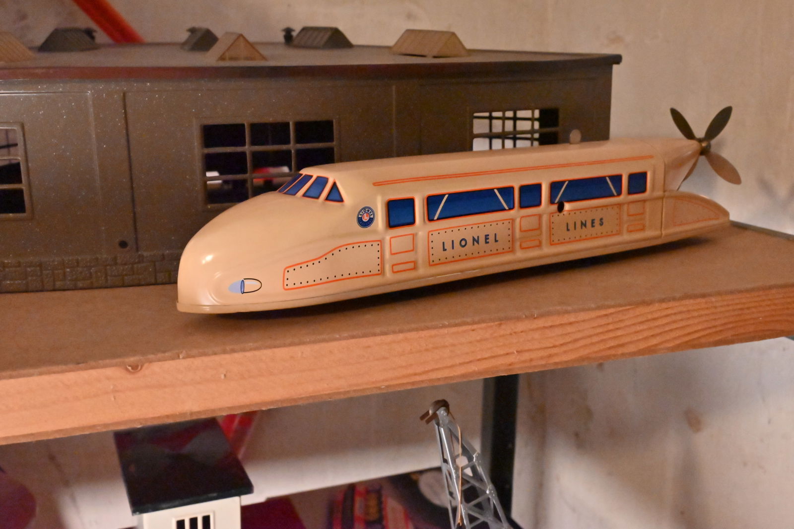 Modelleisenbahn Spur 0 - Spur 1, auf 3 Regalfläche - 8