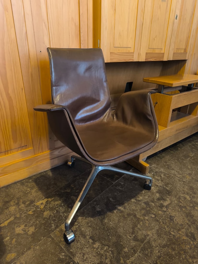 Jørgen Kastholm for Walter Knoll - FK Chair: Jørgen Kastholm for Walter Knoll - FK Chair Jørgen Kastholm for Walter Knoll - FK Chair8 SesselMaße: 70 x 89 x 72 cmAlters - und Gebrauchsspuren