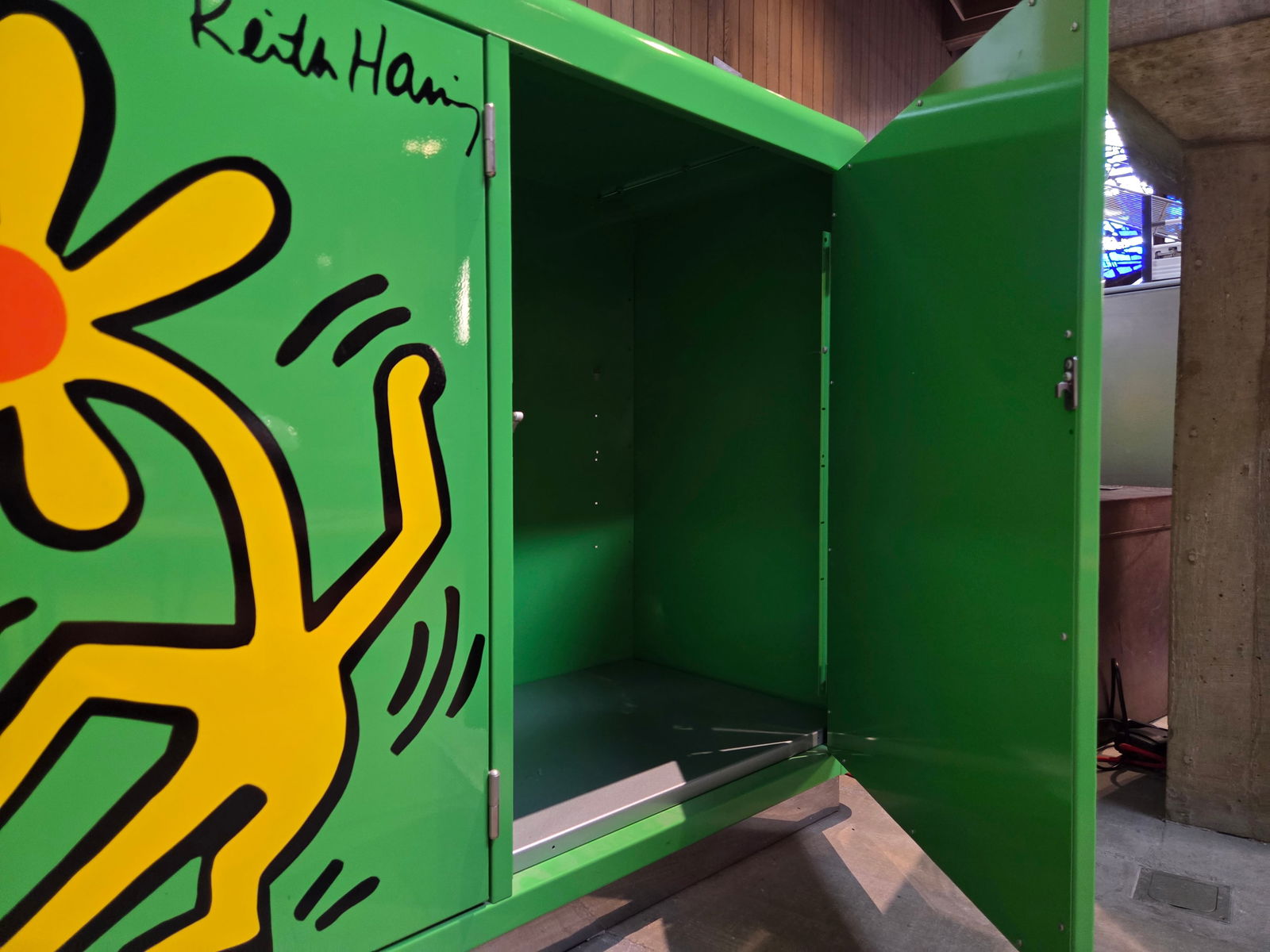 Keith Haring in Zusammenarbeit mit Bretz, Kommode/Sideboard Metall Grün, Ende 1990 - 5