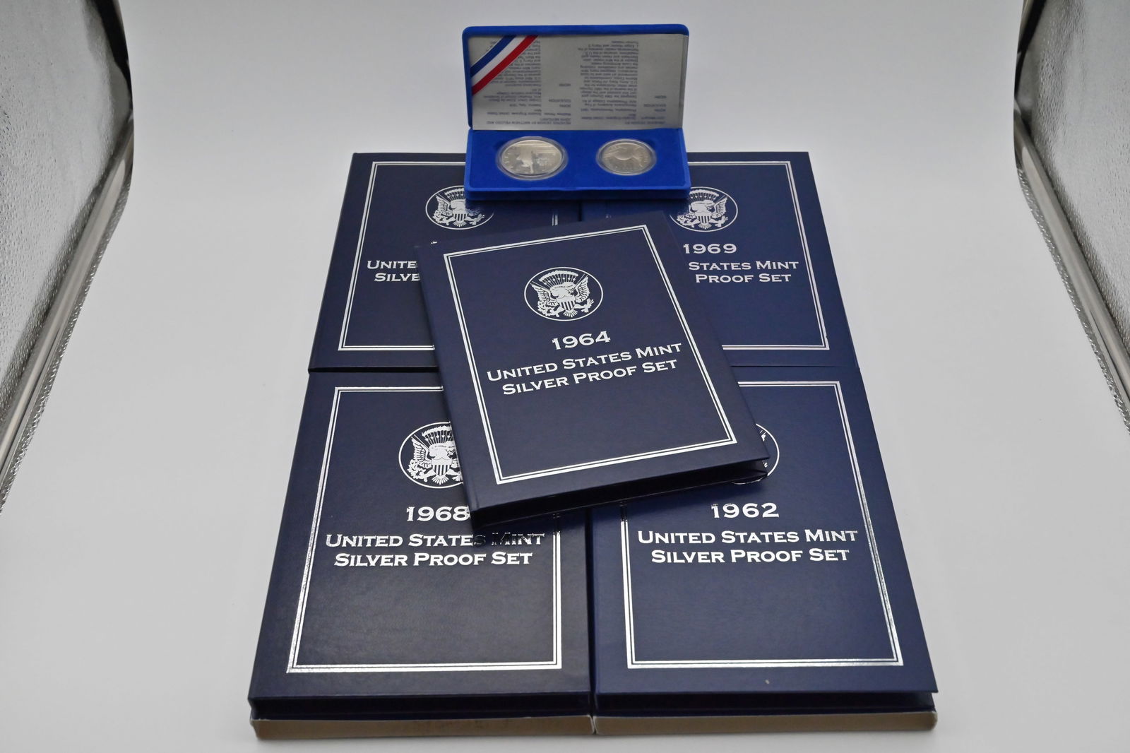 USA Münzen 5 x Mint Silver Proof Set: USA Münzen 5 x Mint Silver Proof Set Dabei, 1968, 1964, 1962, 1969, 1976.u. 1986 Liberty Half u. Silver Dollar