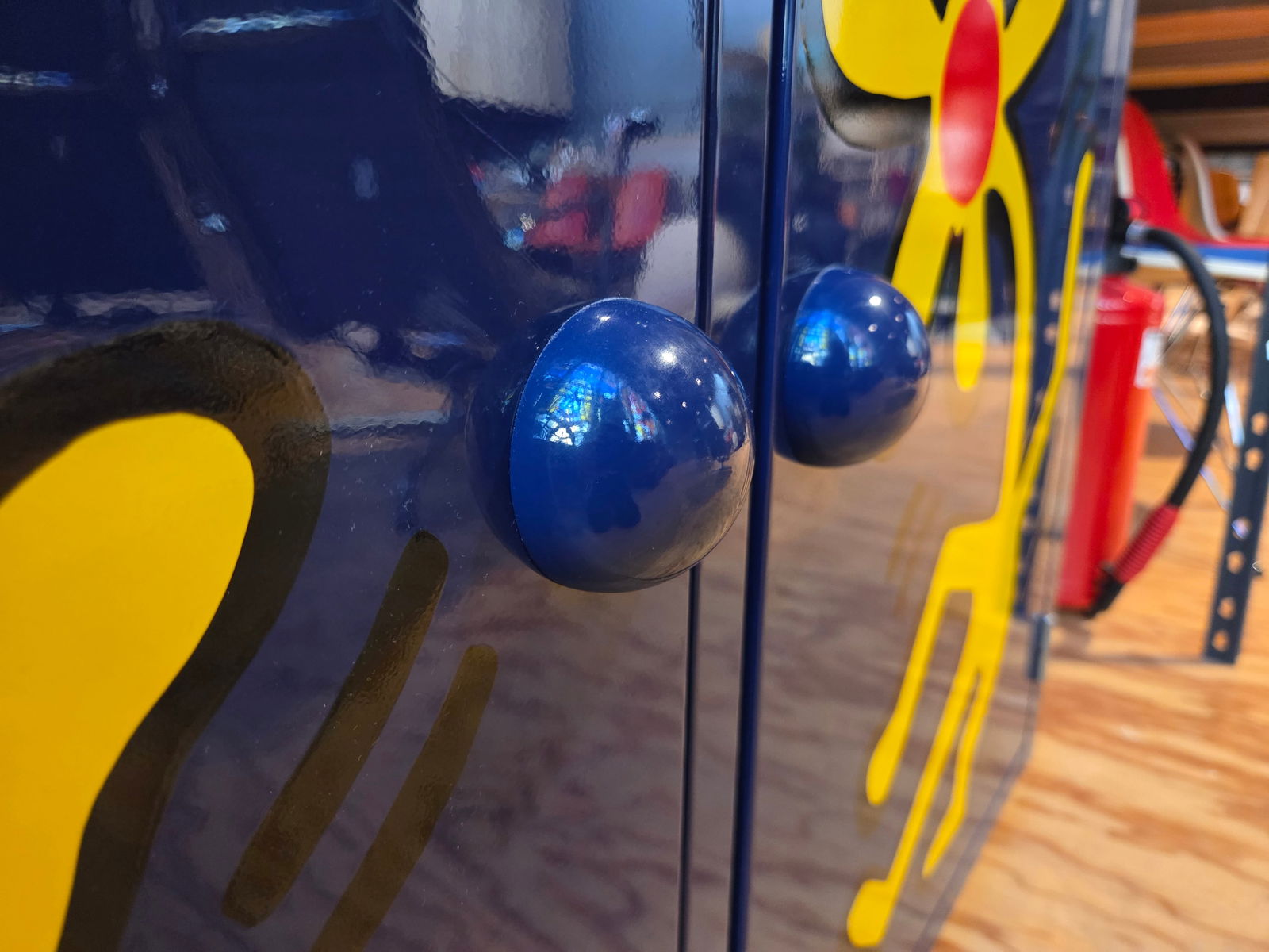 Keith Haring in Zusammenarbeit mit Bretz, Kommode/Sideboard Metall Blau, Ende 1990 - 6