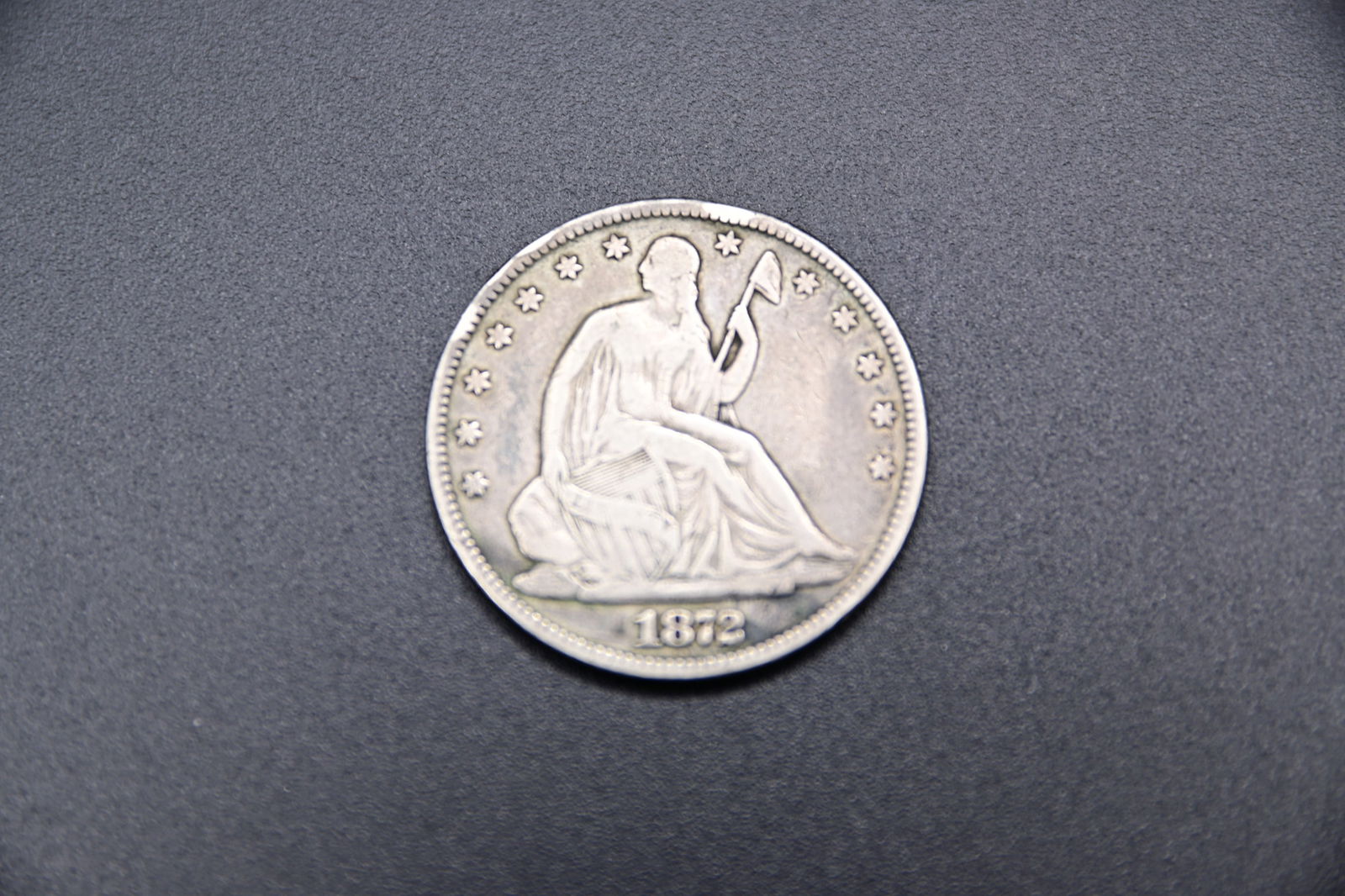 USA ½ Dollar, 1872 - Sitzende Liberty Silbermünze. - 3