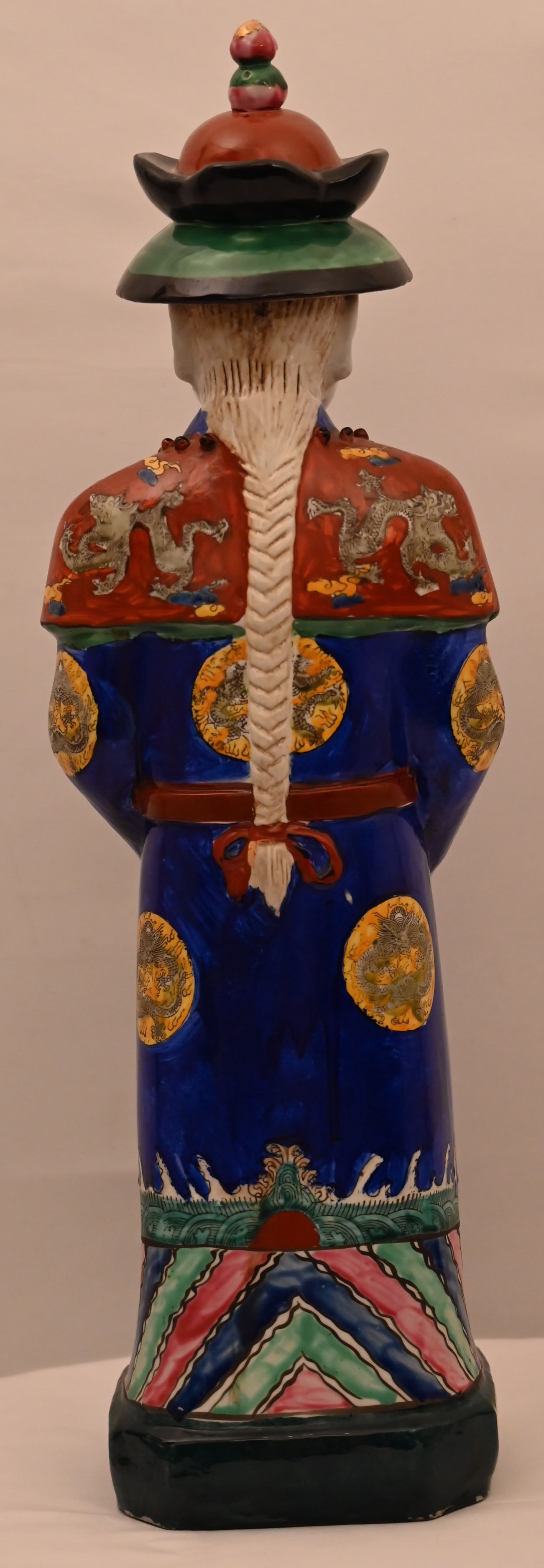 Chinesische Steingutstatue eines blauen gekrönten Kaisers. - 7