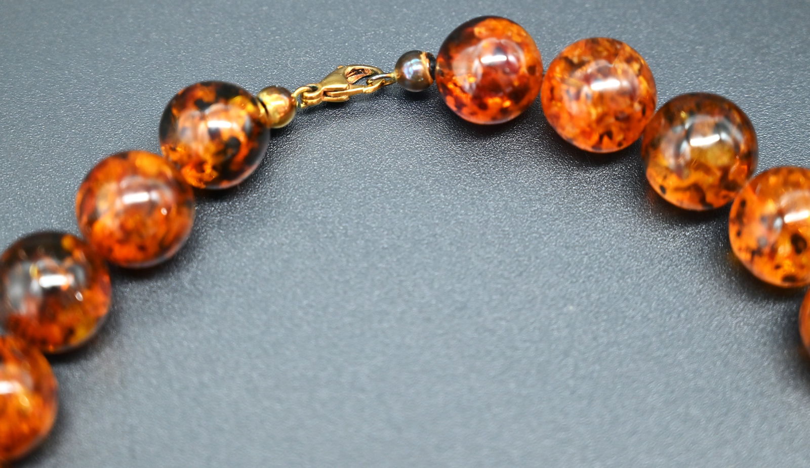 Made to Order Bernsteinschmuckset - Kette und Ohrklipps von UTE DAMBROWSKI DESIGN - 3