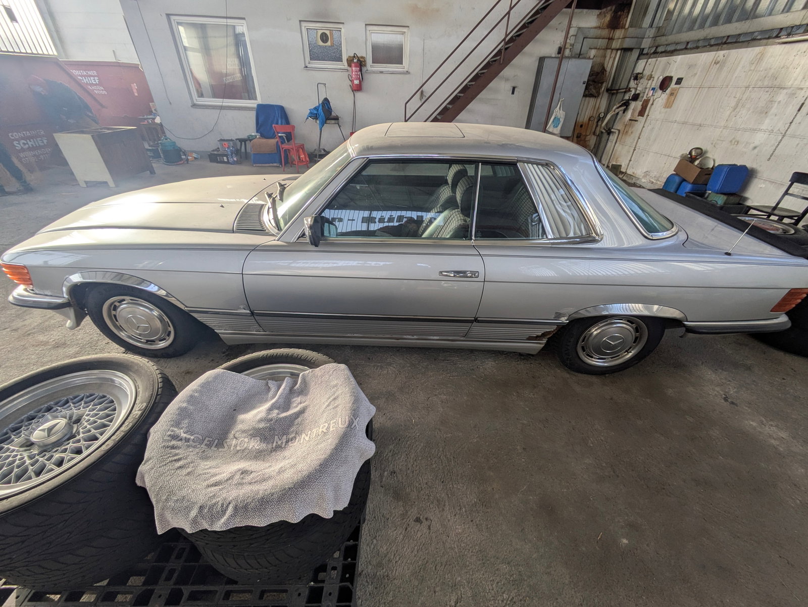 Mercedes-Benz 280 SLC - 11