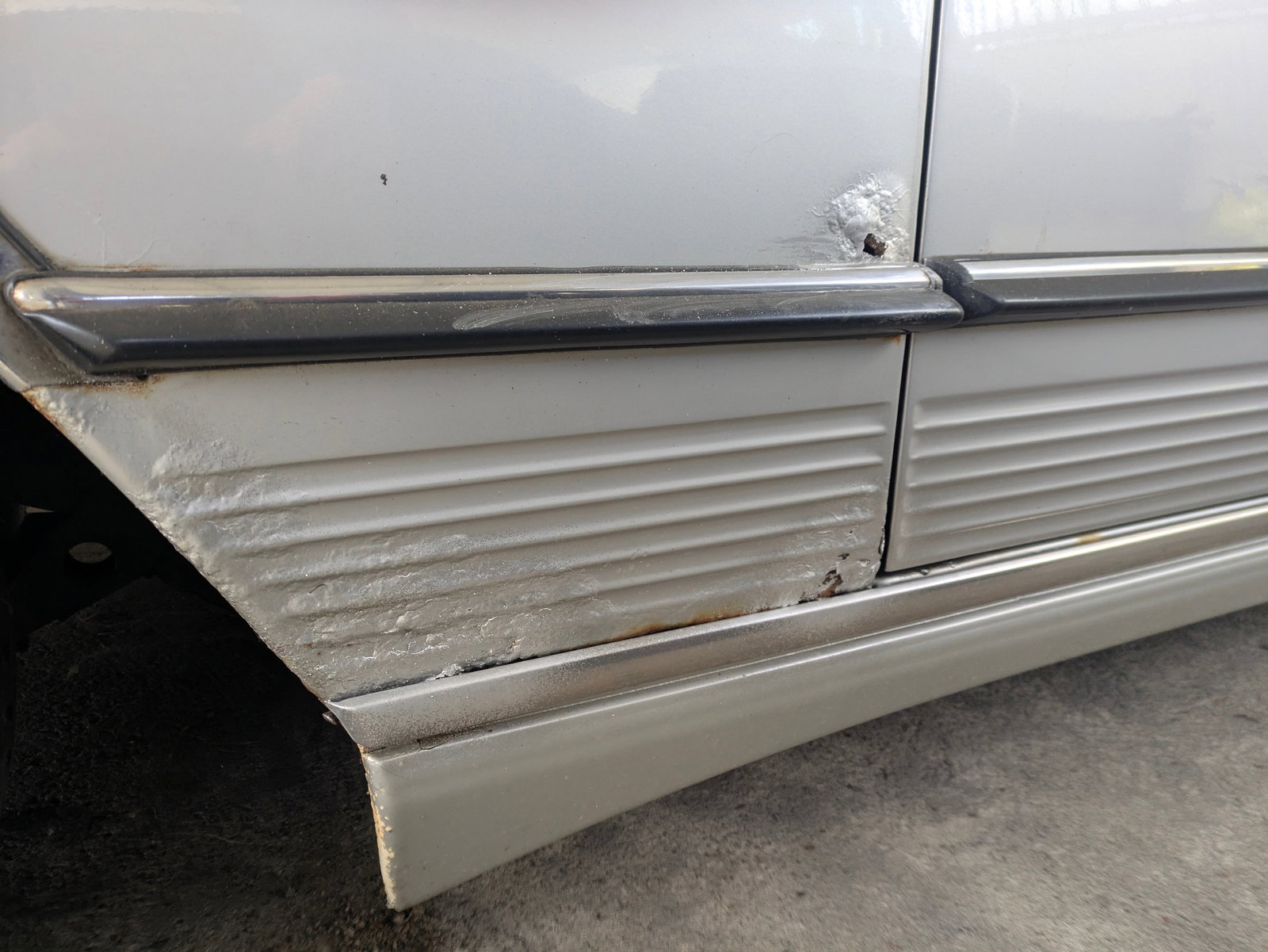 Mercedes-Benz 280 SLC - 12