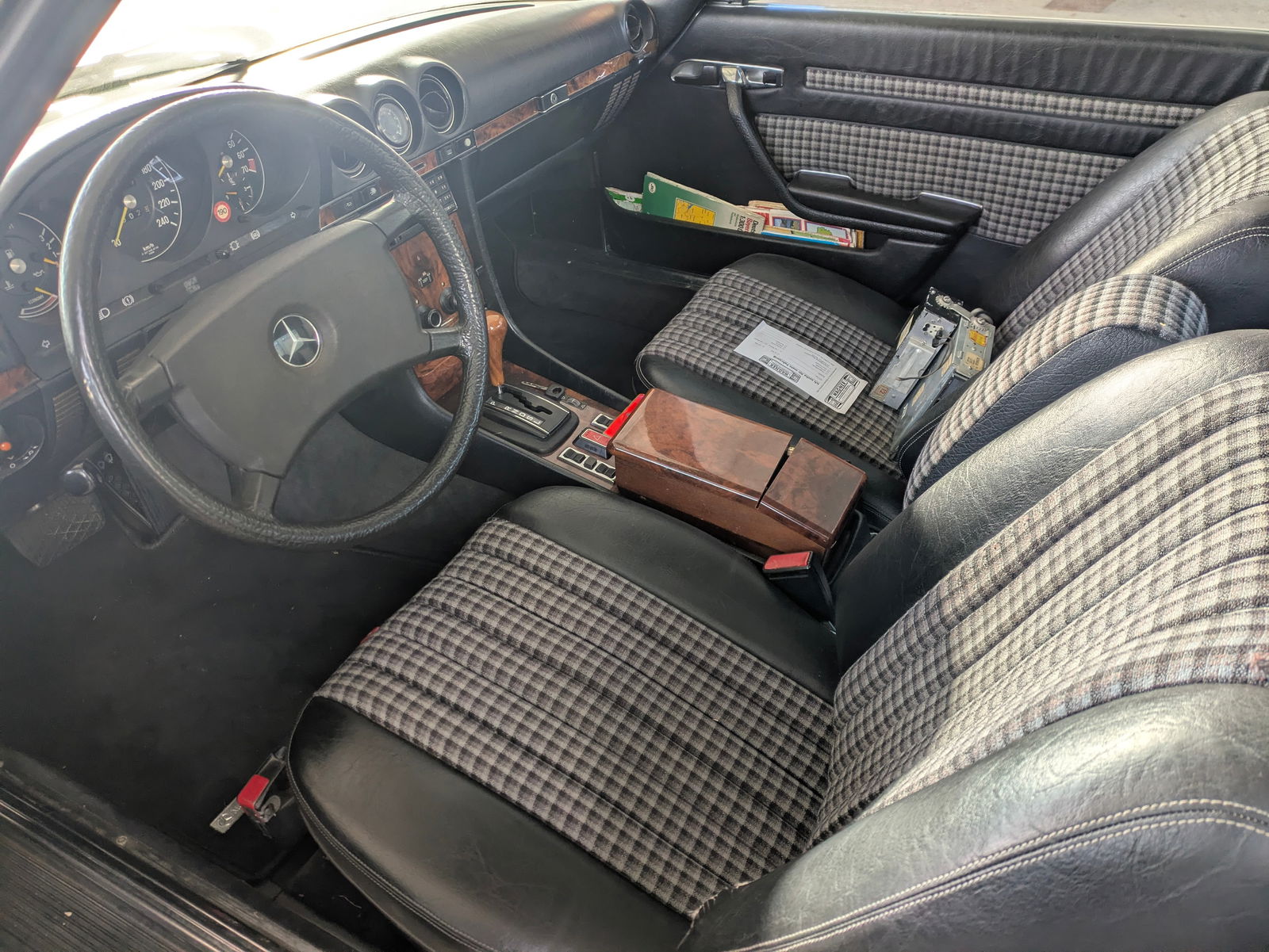 Mercedes-Benz 280 SLC - 16