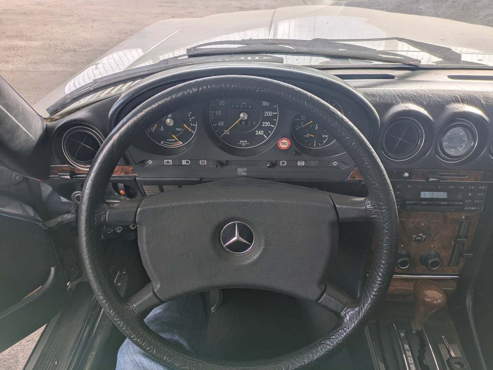 Mercedes-Benz 280 SLC - 19