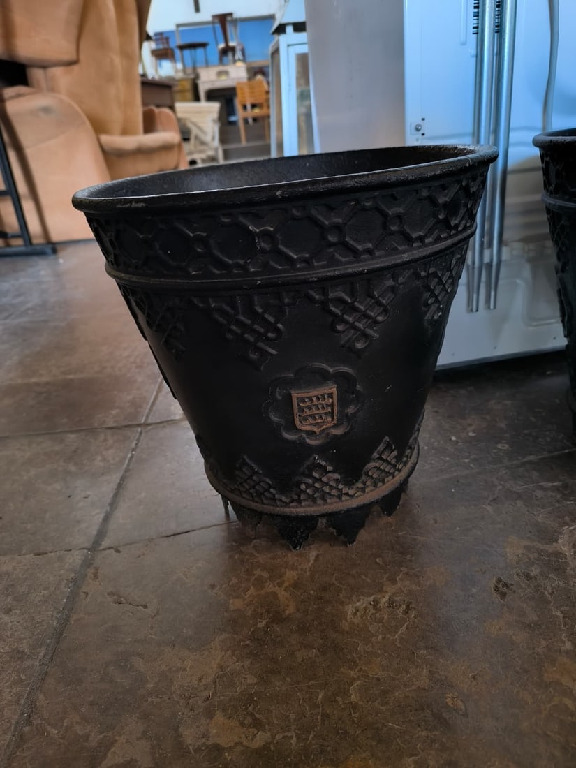 Eisen Pflanzkübel aus der Wilhelma: Eisen Pflanzkübel aus der Wilhelma