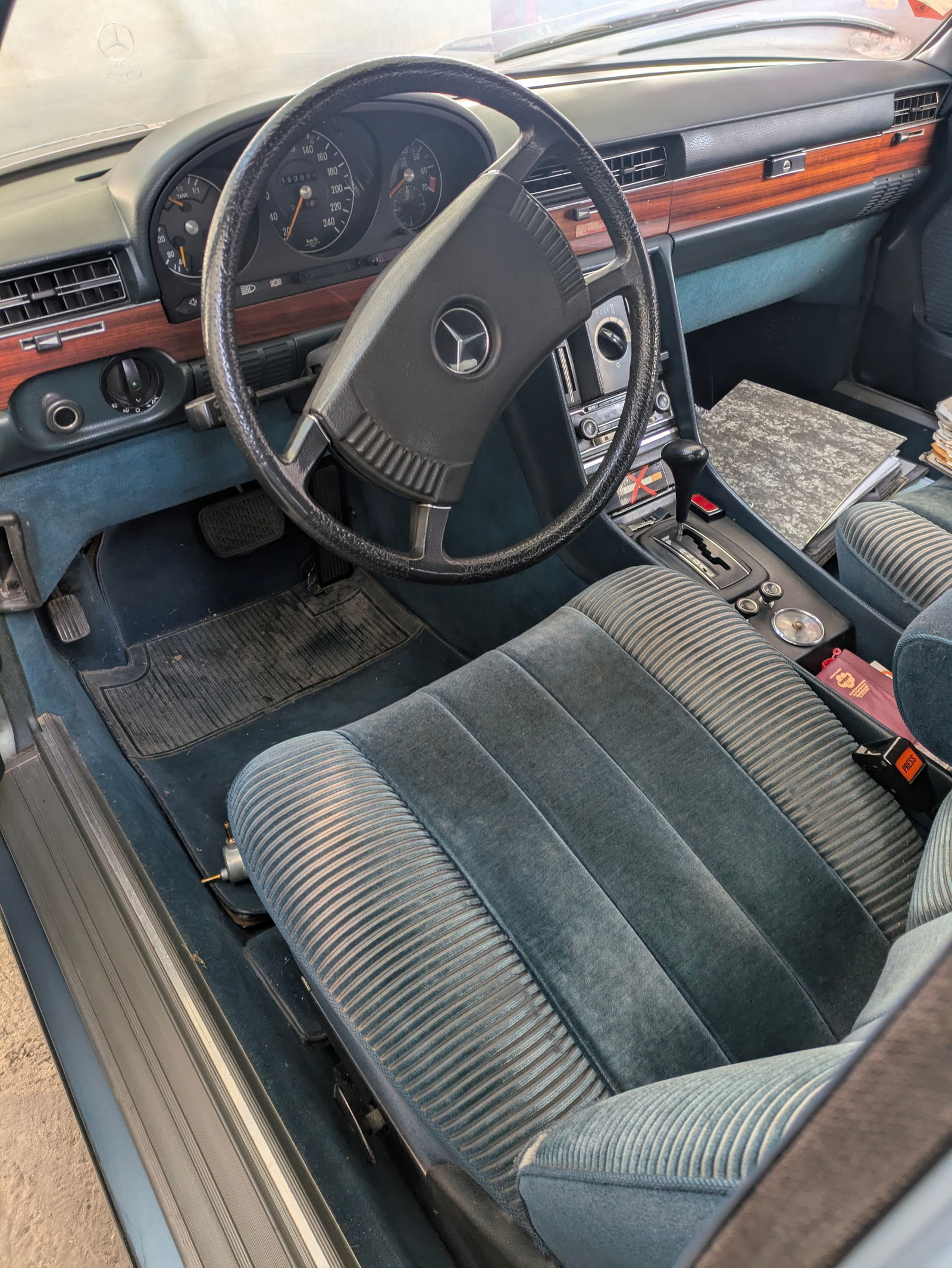 Merzedes Benz 280 SE - 10