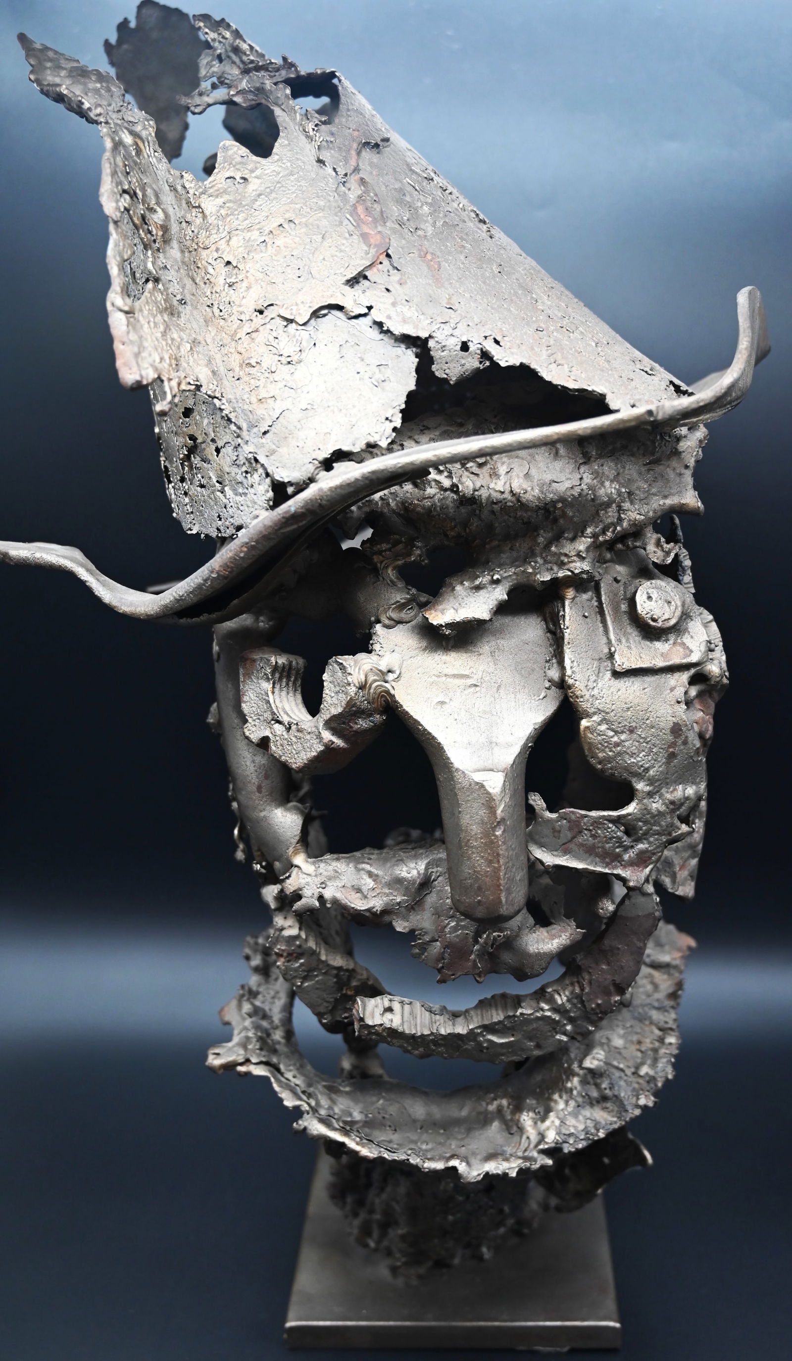 Unbekannter Künstler - Kopf mit Hut: Unbekannter Künstler - Kopf mit Hut Unbekannter Künstler - Kopf mit Hut Maße: 58 x 30 x 23 cm Gewicht: 16 kg