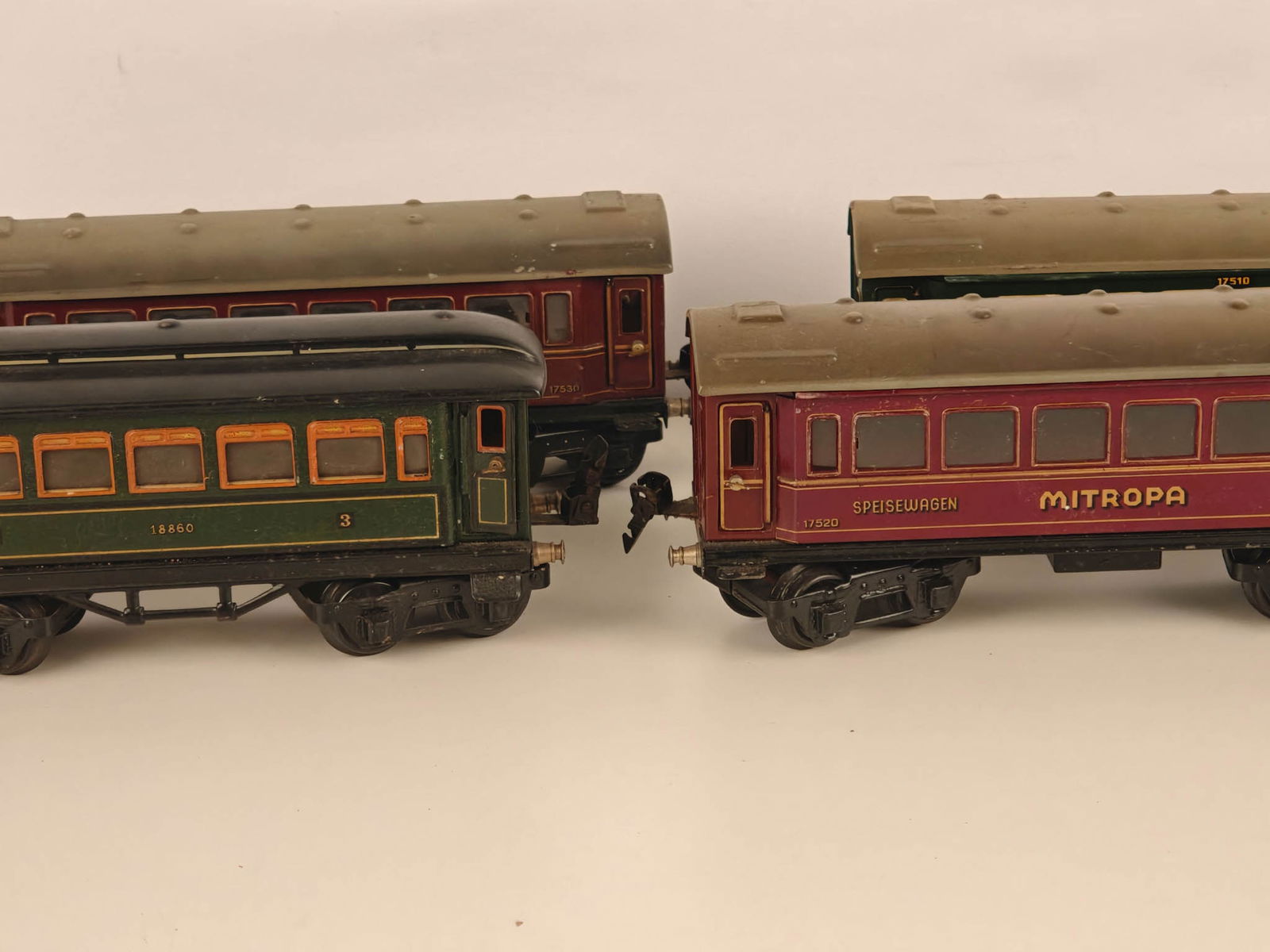 4 Märklin und Mitropa Waggons Blechspielzeug Spur 0 (1 of 6)