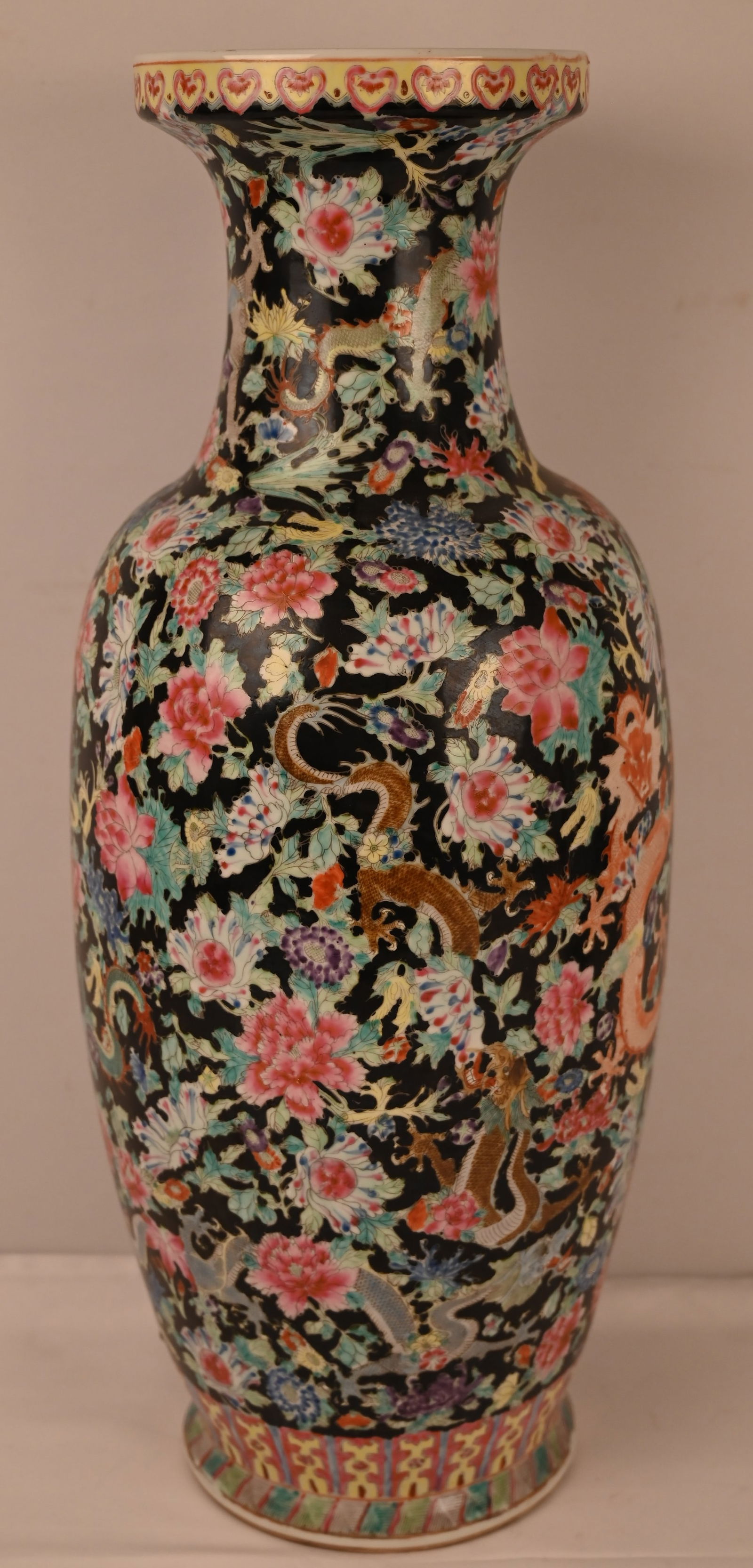Chinesische Vase Famille Rose (1 of 7)
