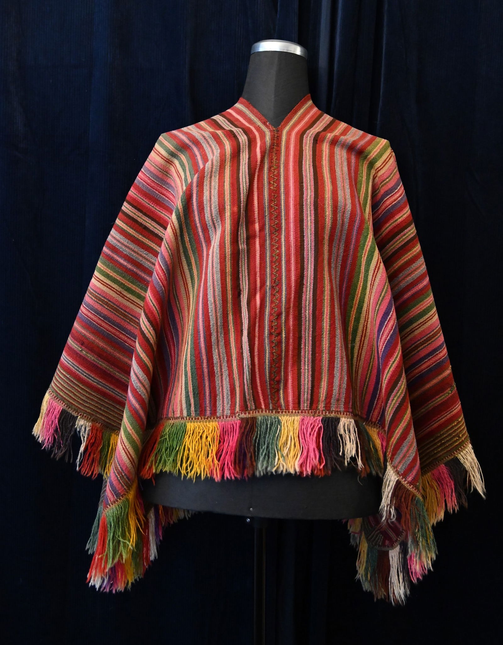 Poncho des „Hombrecitos” aus dem Film „Aguirre, der Zorn Gottes” (1982) von  (1 of 9)