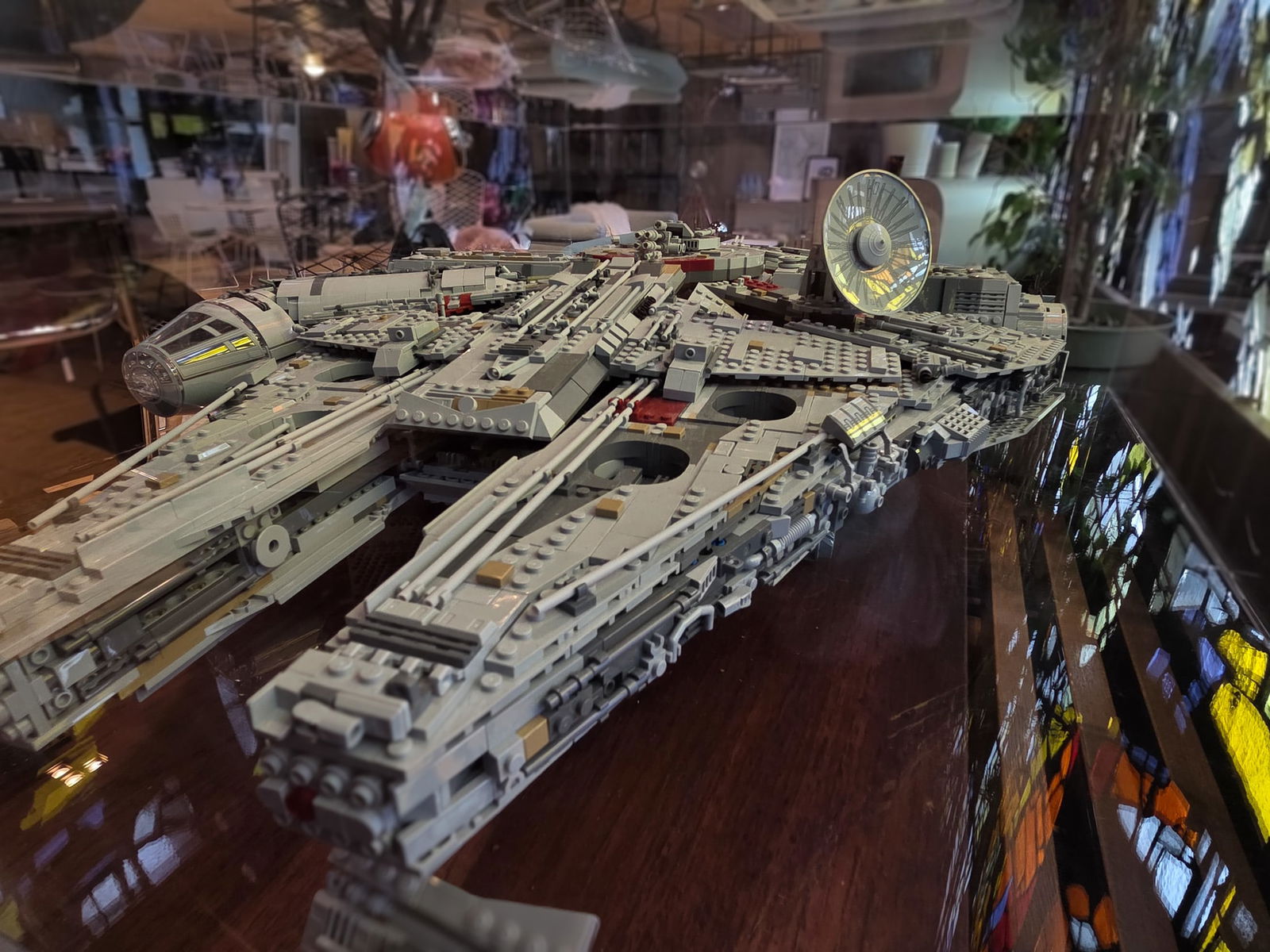 LEGO Modell - Star Wars Millennium Falcon Set-Nummer 75192 aus der Ultimate Collector Series - 3