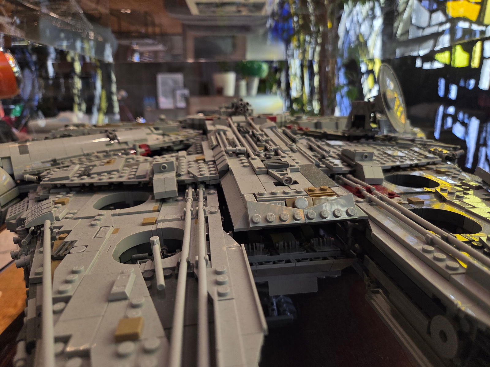 LEGO Modell - Star Wars Millennium Falcon Set-Nummer 75192 aus der Ultimate Collector Series - 5