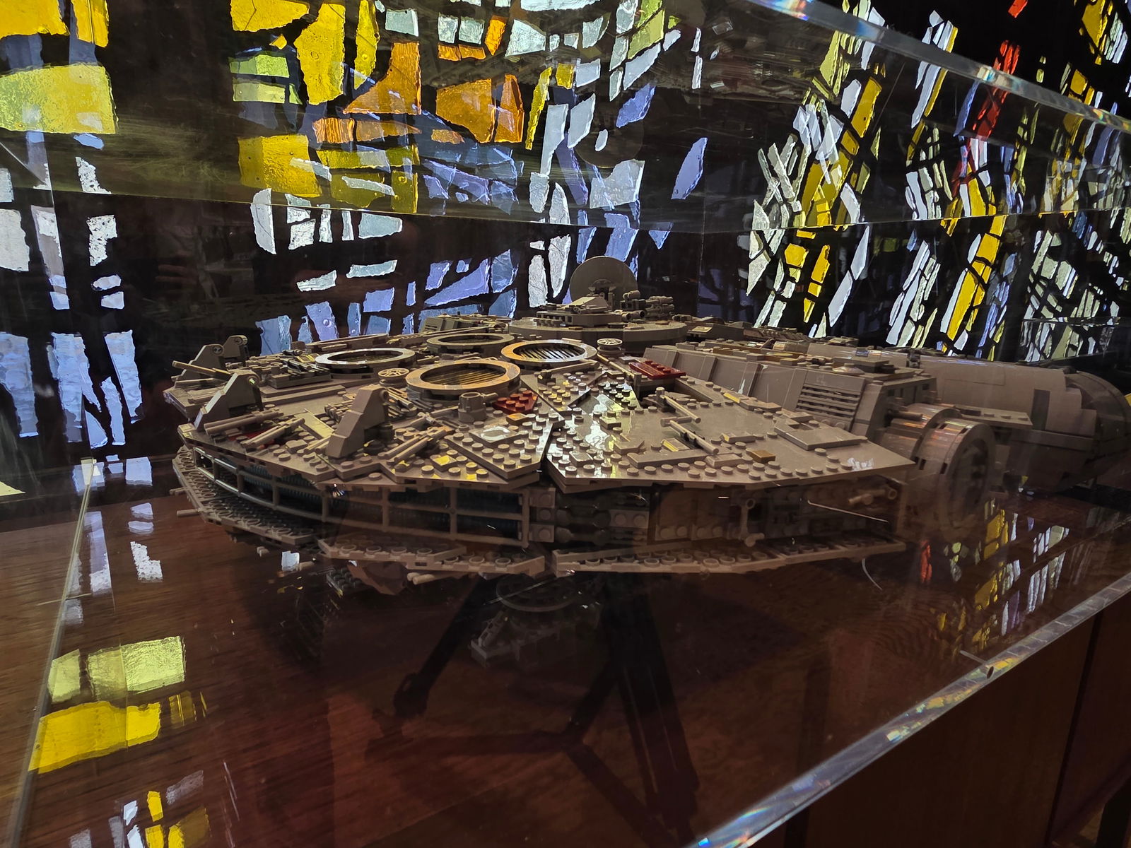 LEGO Modell - Star Wars Millennium Falcon Set-Nummer 75192 aus der Ultimate Collector Series - 7