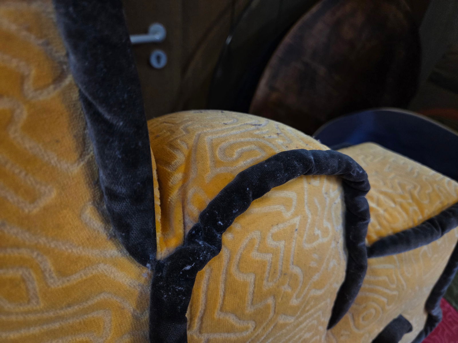 Keith Haring in Zusammenarbeit mit Bretz, Pop-Art-Sofa, Rot/Bunt - 12