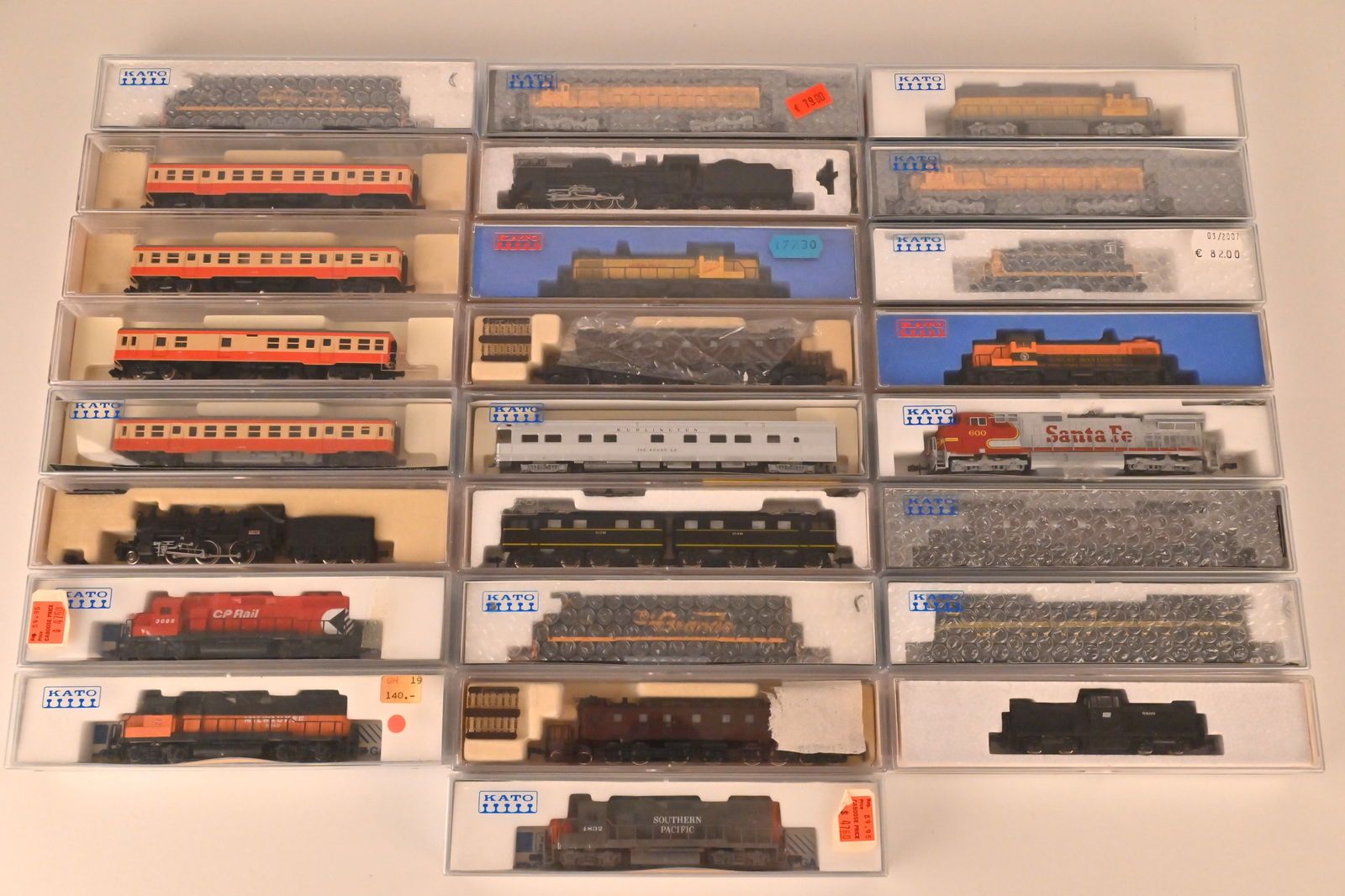 KATO Modelleisenbahn 25 Tlg. Konvolut, Spur N (1 of 5)