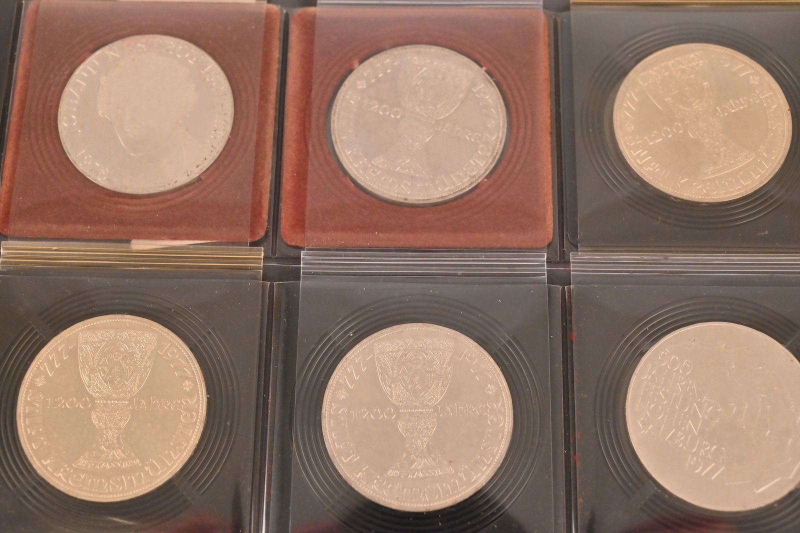 Österreich Konvolut mit 25 - 50 - 100 Schilling, Silbermünzen: Österreich Konvolut mit 25 - 50 - 100 Schilling, Silbermünzen 1 x 25 Schilling aus dem Jahr 19583 x 50 Schilling aus dem Jahr 197841 x 100 Schilling von 1976 bis 1979Silber 0.800 u.