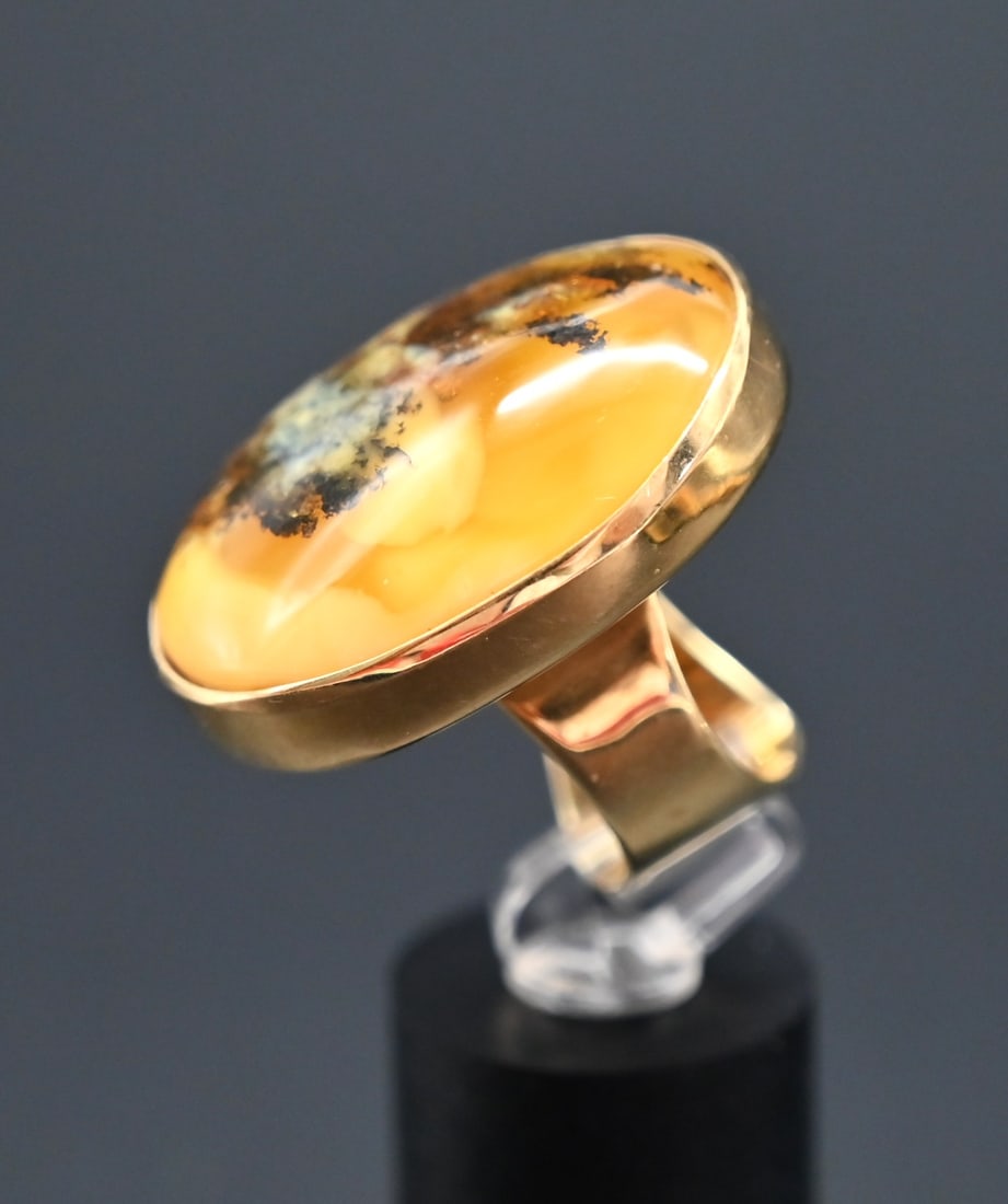 Made to Order Bernsteinschmuckset - Kette, Ring und Ohrklipps - 9