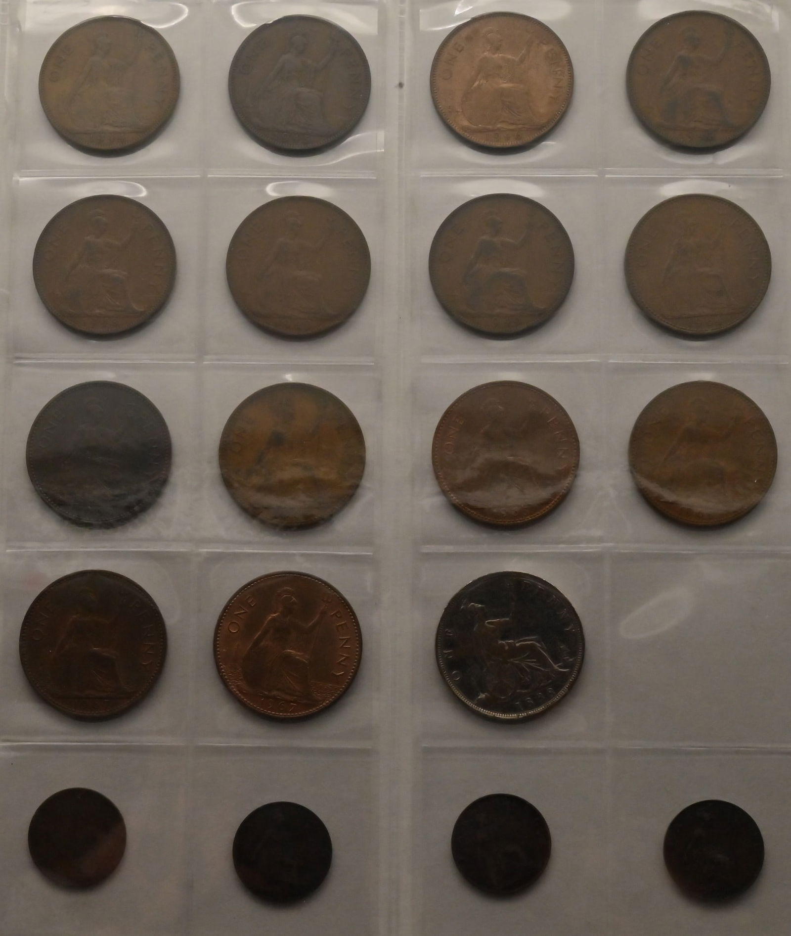 Großbritannien Sammlung mit Half Penny, One Penny ab 1861 bis 1967, u. a: Großbritannien Sammlung mit Half Penny, One Penny ab 1861 bis 1967, u. a ½ Penny von 1861 bis 1957 (18 Stück)1 Penny von 1876 bis 1967, 96 Stück1 Farthing von 1885 bis 1954, 28