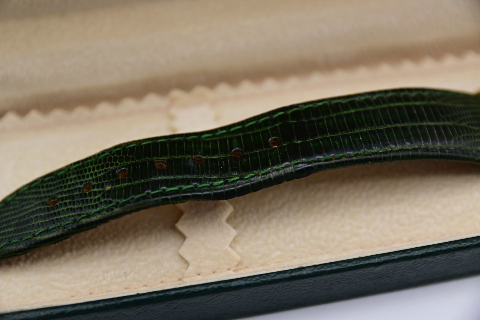 Gruen Curvex, Herrenarmbanduhr, Stahl, Quarz, Modellnr. GR1601, mit Original Box. - 4