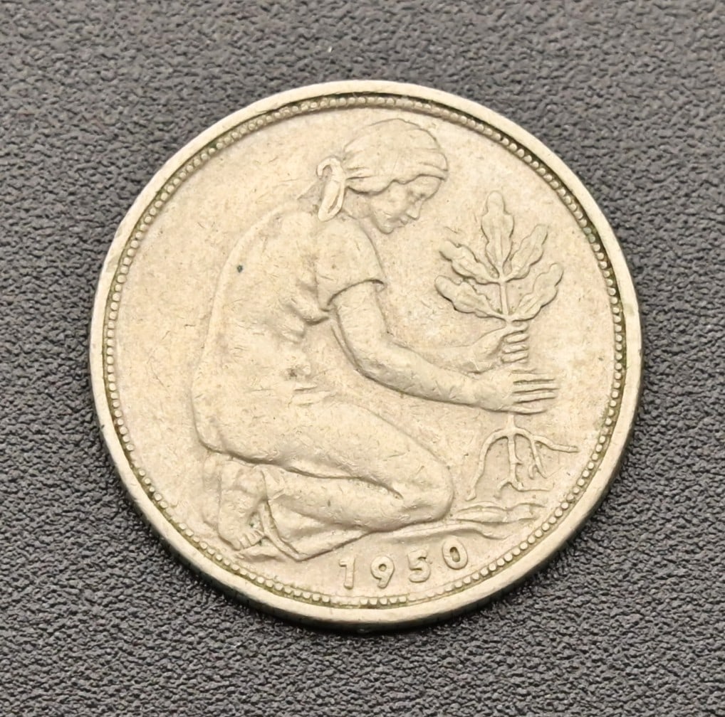 BRD - 50 Pfennig, 1950 G: BRD - 50 Pfennig, 1950 G BRD Deutsche Mark50 Pfennig Umlaufmünze aus dem Jahr 1950 GKupfer-Nickel-LegierungGewicht (g): 3,40Selten!BRD German Mark5 Mark circulation coin from 1958 JEdge