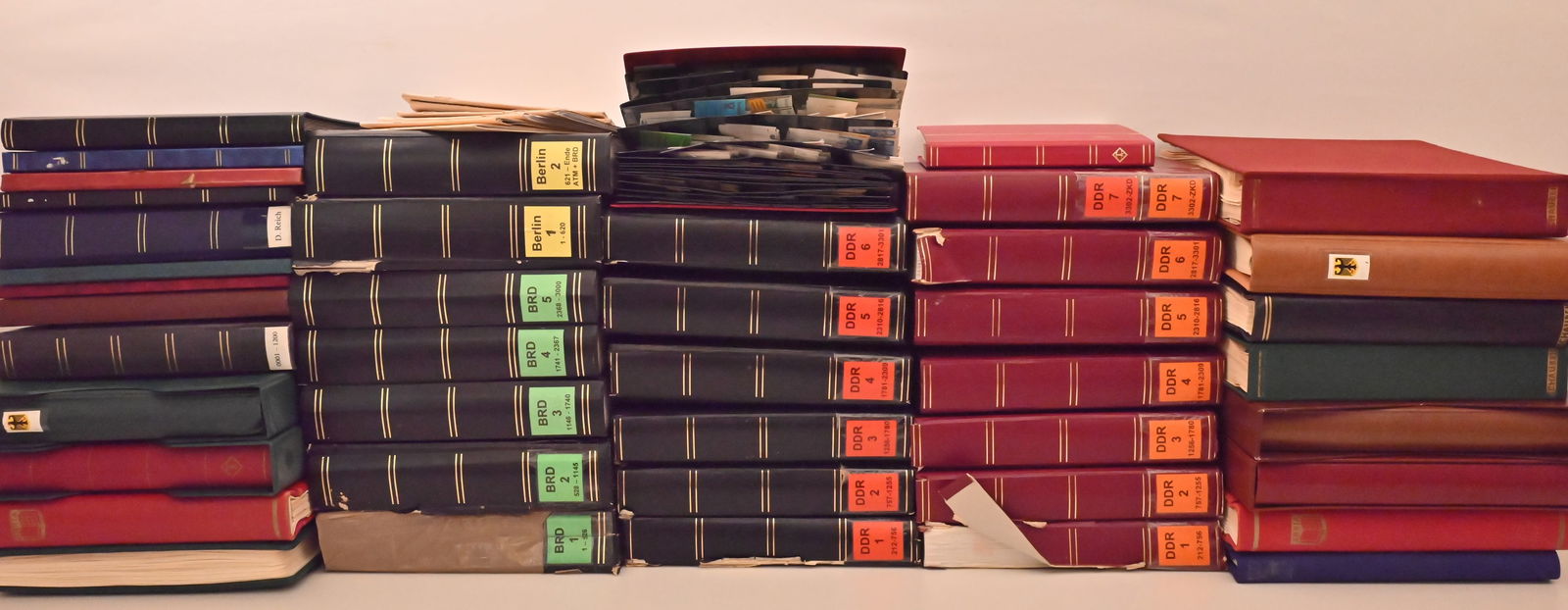 Briefmarken in 7 Gr. Umzugskartons aus Händlerlager (1 of 20)