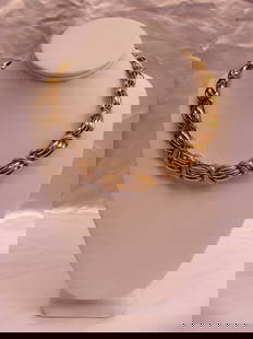 Stunning 18K Yellow Gold Diamond Choker Necklace 1.45 ct Signed: Stunning 18K Yellow Gold Diamond Choker Necklace 1.45 ct Signed Presenting a stunning 18K yellow gold diamond necklace, designed as a beaded choker for women. This exquisite piece showcases remarkable