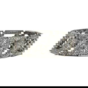 Art Deco Platinum Diamond Bracelet 8.30 ct 7.5 in SI Clarity: Art Deco Platinum Diamond Bracelet 8.30 ct 7.5 in SI Clarity Introducing a stunning Art Deco Platinum Diamond Bracelet, featuring a total diamond weight of 8.30 ct. This elegant piece showcases a comb