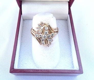 Stunning 18K Yellow Gold Diamond Ring 0.55 ct Size 6: Stunning 18K Yellow Gold Diamond Ring 0.55 ct Size 6 This exquisite 18K yellow gold diamond ring showcases a stunning design and meticulous craftsmanship. It features a total diamond weight of 0.55 ct